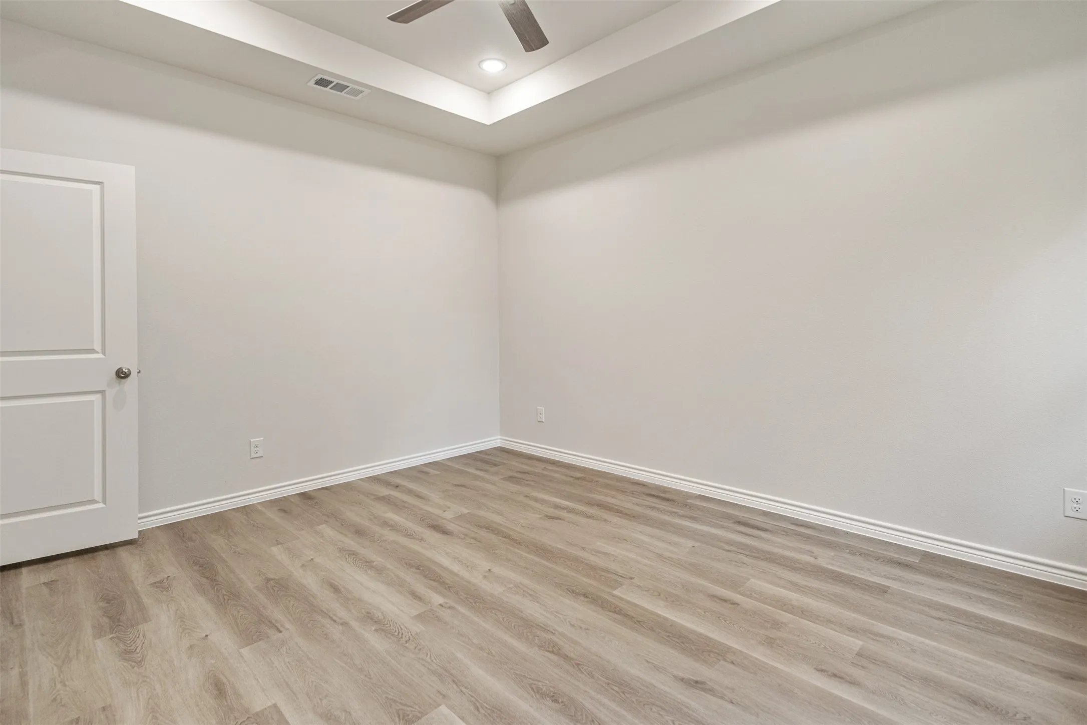 Single Family Residence For Sale in Henderson County , 6144 Shawnee Drive, Mabank, Texas 75156, 3 Bedrooms, 2 Bathrooms, Garage spaces, 1,100 Sqft, built in 2025, New Construction - Complete, Price $185,900, mls#21130548, Real Estate Agent in Mabank, Homes For Sale in Henderson county, Homes For Sale in Mabank, Realtor in Mabank Texas, Real Estate Brokerage Independent Realty Texas, Luminita Cordes Realtor