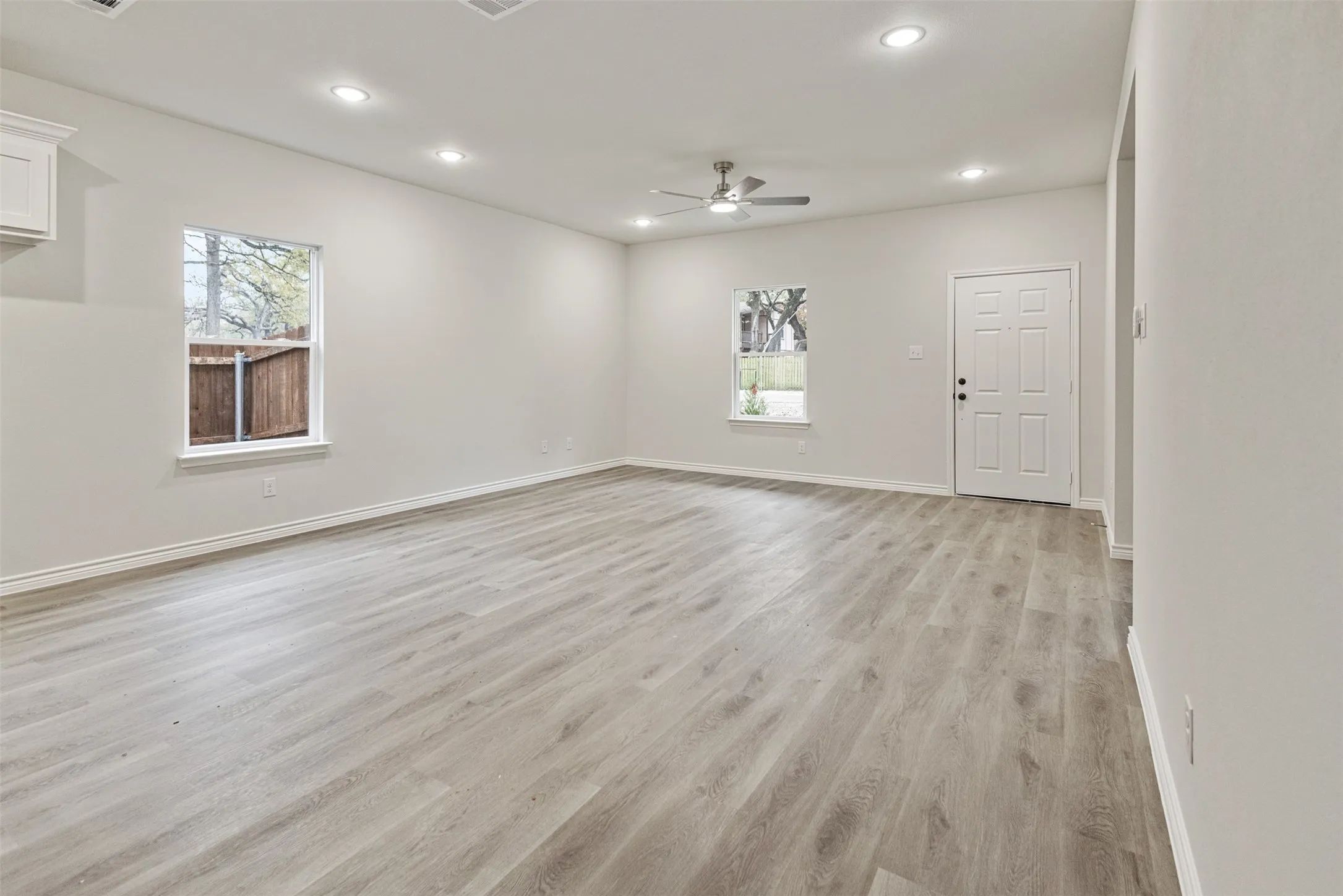 Single Family Residence For Sale in Henderson County , 6144 Shawnee Drive, Mabank, Texas 75156, 3 Bedrooms, 2 Bathrooms, Garage spaces, 1,100 Sqft, built in 2025, New Construction - Complete, Price $185,900, mls#21130548, Real Estate Agent in Mabank, Homes For Sale in Henderson county, Homes For Sale in Mabank, Realtor in Mabank Texas, Real Estate Brokerage Independent Realty Texas, Luminita Cordes Realtor