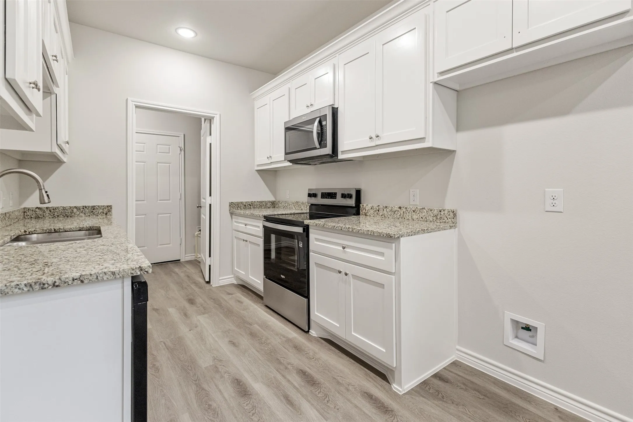 Single Family Residence For Sale in Henderson County , 6144 Shawnee Drive, Mabank, Texas 75156, 3 Bedrooms, 2 Bathrooms, Garage spaces, 1,100 Sqft, built in 2025, New Construction - Complete, Price $185,900, mls#21130548, Real Estate Agent in Mabank, Homes For Sale in Henderson county, Homes For Sale in Mabank, Realtor in Mabank Texas, Real Estate Brokerage Independent Realty Texas, Luminita Cordes Realtor