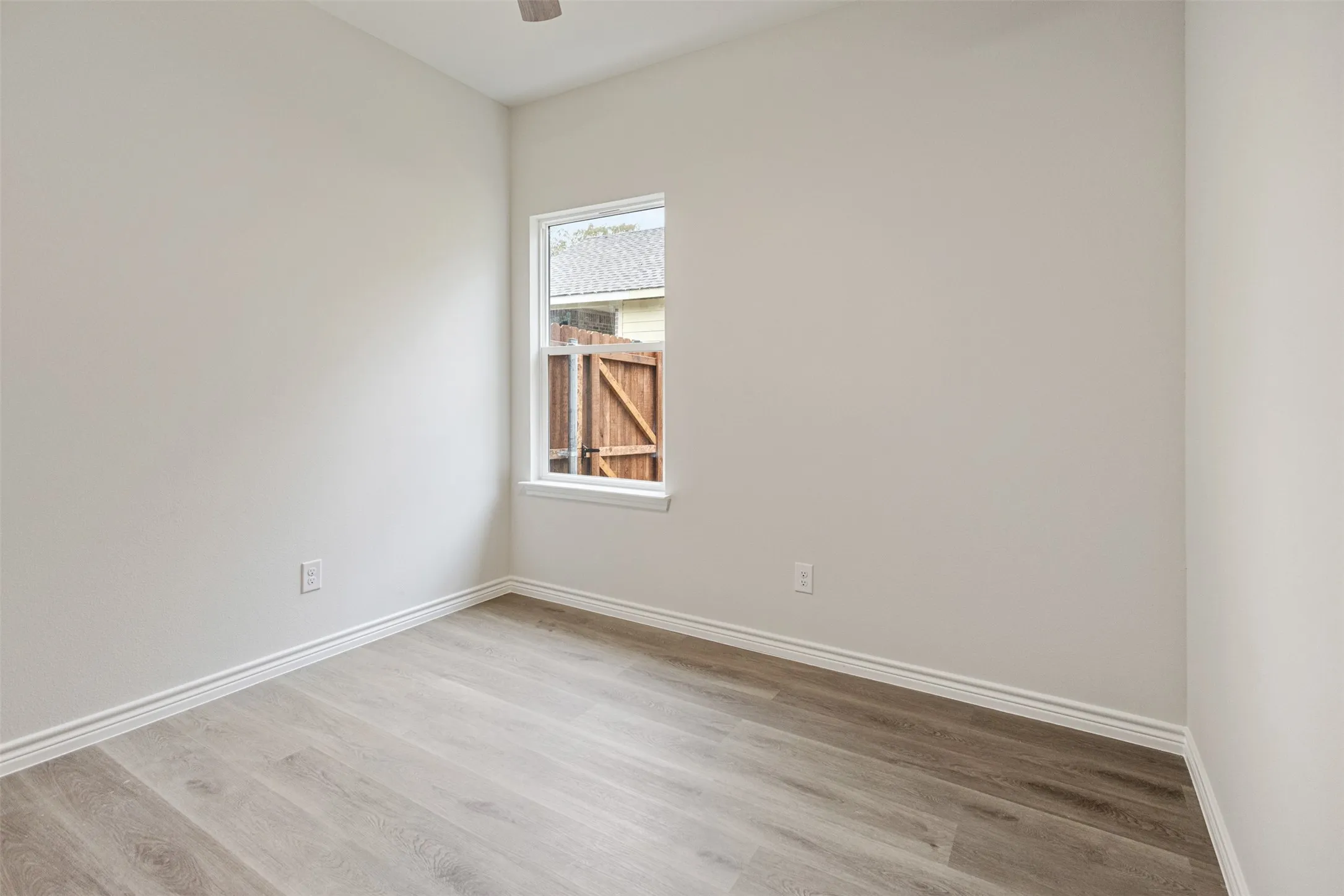 Single Family Residence For Sale in Henderson County , 6144 Shawnee Drive, Mabank, Texas 75156, 3 Bedrooms, 2 Bathrooms, Garage spaces, 1,100 Sqft, built in 2025, New Construction - Complete, Price $185,900, mls#21130548, Real Estate Agent in Mabank, Homes For Sale in Henderson county, Homes For Sale in Mabank, Realtor in Mabank Texas, Real Estate Brokerage Independent Realty Texas, Luminita Cordes Realtor
