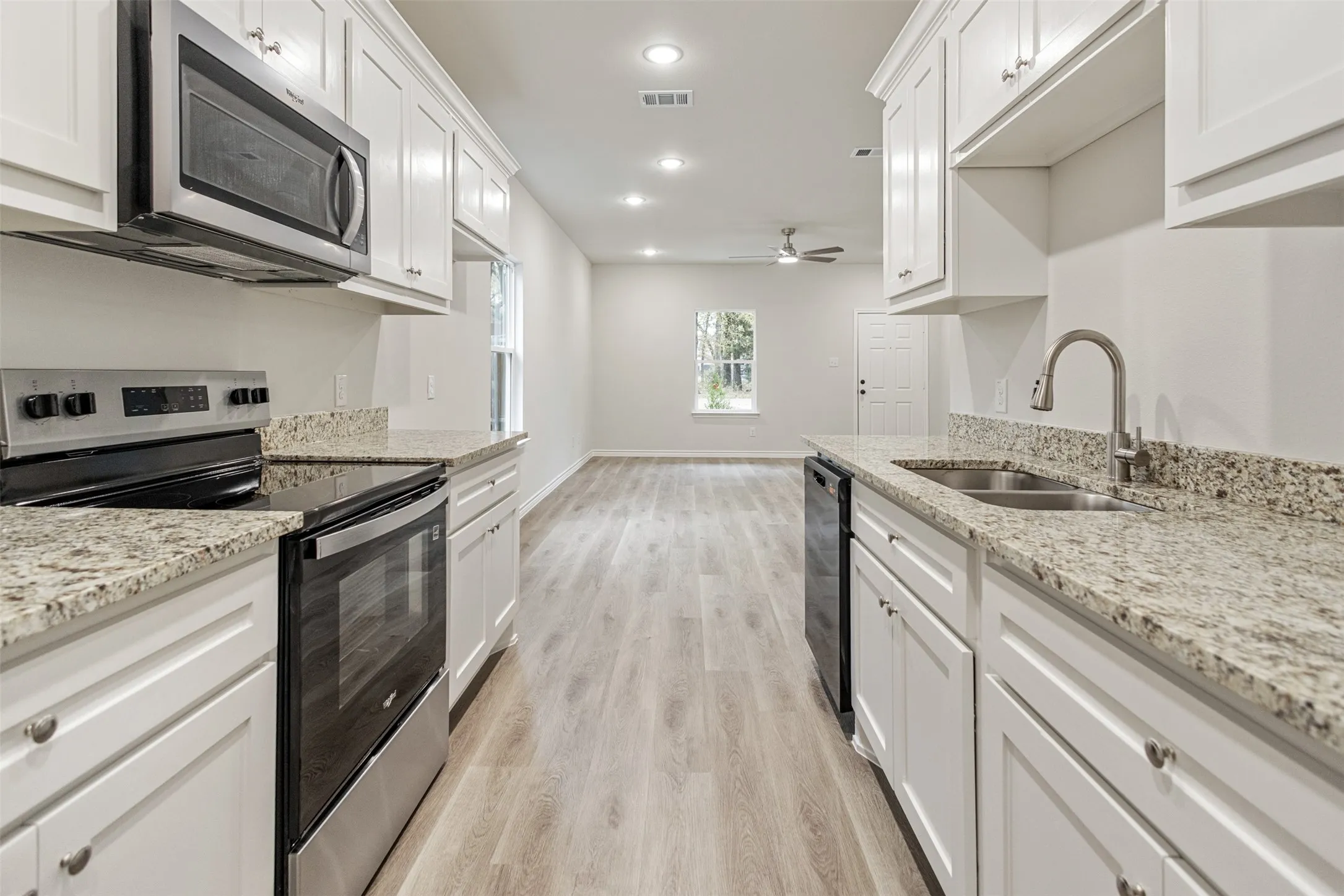 Single Family Residence For Sale in Henderson County , 6144 Shawnee Drive, Mabank, Texas 75156, 3 Bedrooms, 2 Bathrooms, Garage spaces, 1,100 Sqft, built in 2025, New Construction - Complete, Price $185,900, mls#21130548, Real Estate Agent in Mabank, Homes For Sale in Henderson county, Homes For Sale in Mabank, Realtor in Mabank Texas, Real Estate Brokerage Independent Realty Texas, Luminita Cordes Realtor