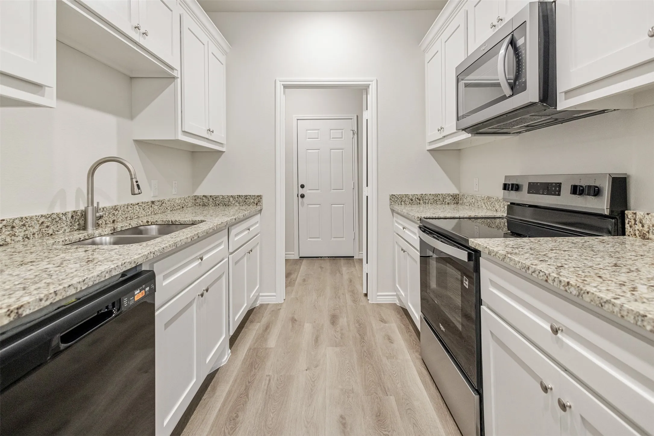 Single Family Residence For Sale in Henderson County , 6144 Shawnee Drive, Mabank, Texas 75156, 3 Bedrooms, 2 Bathrooms, Garage spaces, 1,100 Sqft, built in 2025, New Construction - Complete, Price $185,900, mls#21130548, Real Estate Agent in Mabank, Homes For Sale in Henderson county, Homes For Sale in Mabank, Realtor in Mabank Texas, Real Estate Brokerage Independent Realty Texas, Luminita Cordes Realtor