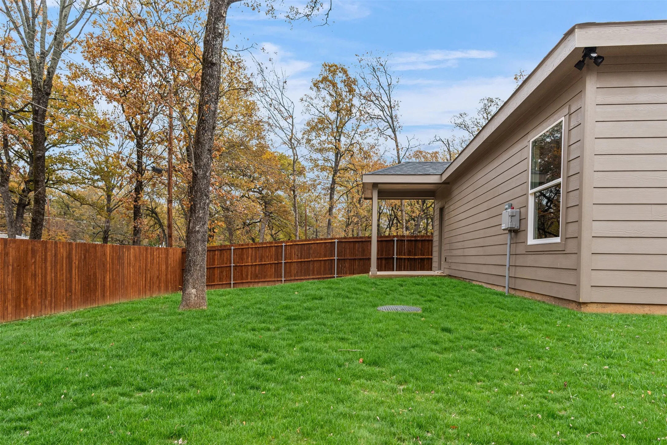 Single Family Residence For Sale in Henderson County , 6144 Shawnee Drive, Mabank, Texas 75156, 3 Bedrooms, 2 Bathrooms, Garage spaces, 1,100 Sqft, built in 2025, New Construction - Complete, Price $185,900, mls#21130548, Real Estate Agent in Mabank, Homes For Sale in Henderson county, Homes For Sale in Mabank, Realtor in Mabank Texas, Real Estate Brokerage Independent Realty Texas, Luminita Cordes Realtor