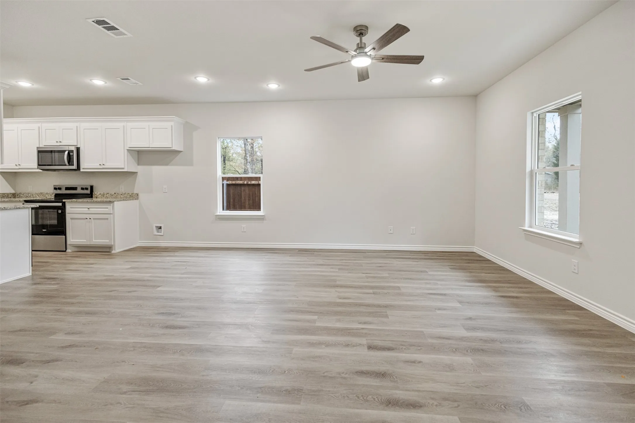 Single Family Residence For Sale in Henderson County , 6144 Shawnee Drive, Mabank, Texas 75156, 3 Bedrooms, 2 Bathrooms, Garage spaces, 1,100 Sqft, built in 2025, New Construction - Complete, Price $185,900, mls#21130548, Real Estate Agent in Mabank, Homes For Sale in Henderson county, Homes For Sale in Mabank, Realtor in Mabank Texas, Real Estate Brokerage Independent Realty Texas, Luminita Cordes Realtor