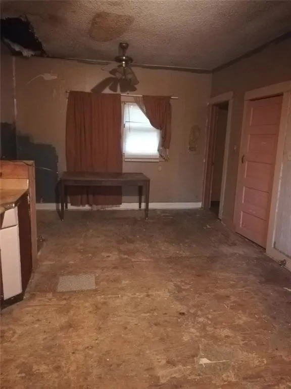 Single Family Residence For Sale in Eastland County , 457 W Main Street, Ranger, Texas 76470, 3 Bedroom, 2 Bathroom, 1 Garage spaces, 1,685 Sqft, built in 1940, mls#21132426, Real Estate Agent in Ranger, Homes For Sale in Eastland county, Homes For Sale in Ranger, Realtor in Ranger Texas, Real Estate Brokerage Independent Realty Texas, Luminita Cordes Realtor