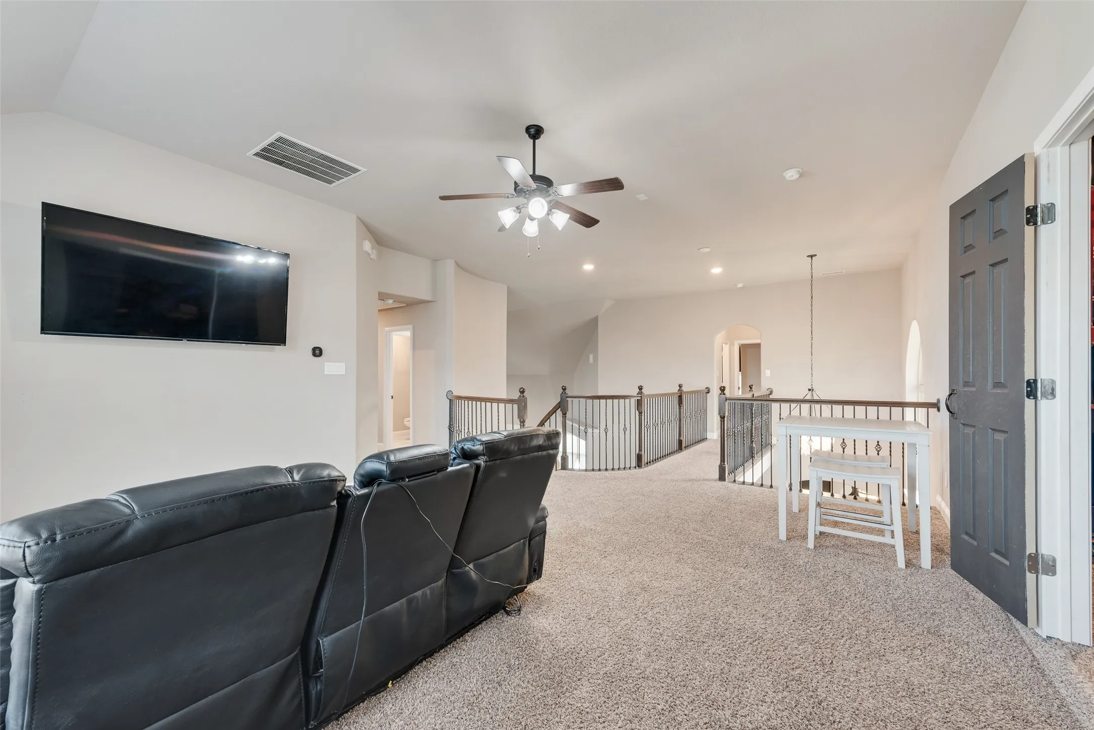 Single Family Residence For Sale in Tarrant County , 7112 Playa Norte Drive, Grand Prairie, Texas 75054, 5 Bedrooms, 4 Bathrooms, 3 Garage spaces, 4,214 Sqft, built in 2018, Preowned, Price $649,900, mls#21132440, Real Estate Agent in Grand Prairie, Homes For Sale in Tarrant county, Homes For Sale in Grand Prairie, Realtor in Grand Prairie Texas, Real Estate Brokerage Independent Realty Texas, Luminita Cordes Realtor