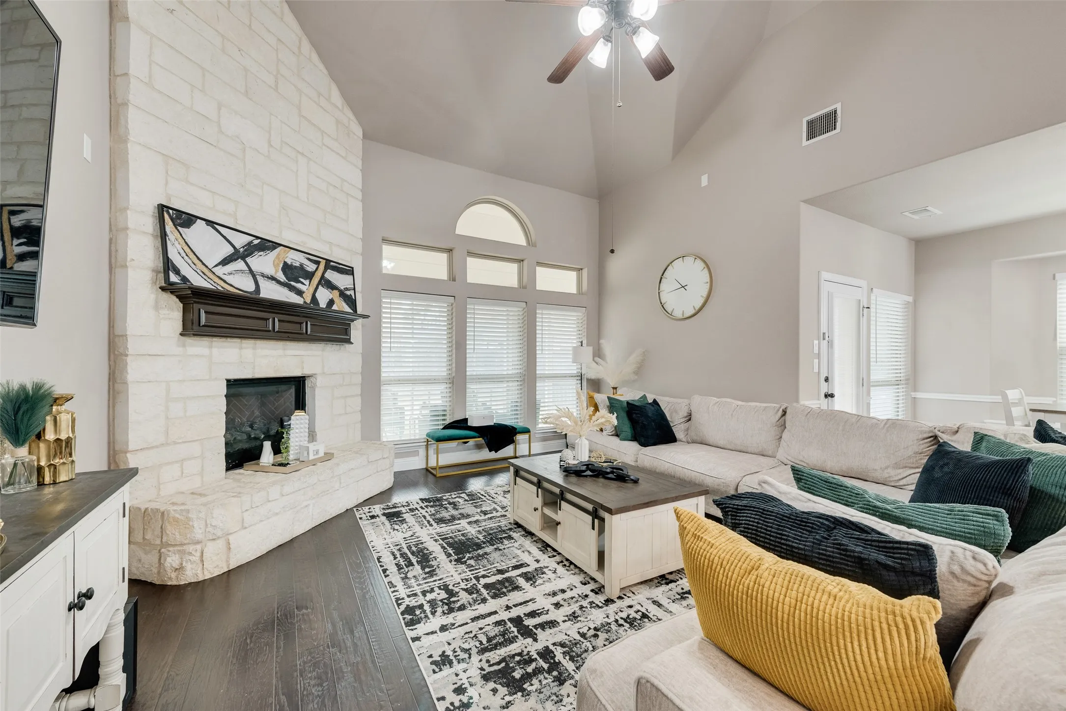 Single Family Residence For Sale in Tarrant County , 7112 Playa Norte Drive, Grand Prairie, Texas 75054, 5 Bedrooms, 4 Bathrooms, 3 Garage spaces, 4,214 Sqft, built in 2018, Preowned, Price $649,900, mls#21132440, Real Estate Agent in Grand Prairie, Homes For Sale in Tarrant county, Homes For Sale in Grand Prairie, Realtor in Grand Prairie Texas, Real Estate Brokerage Independent Realty Texas, Luminita Cordes Realtor