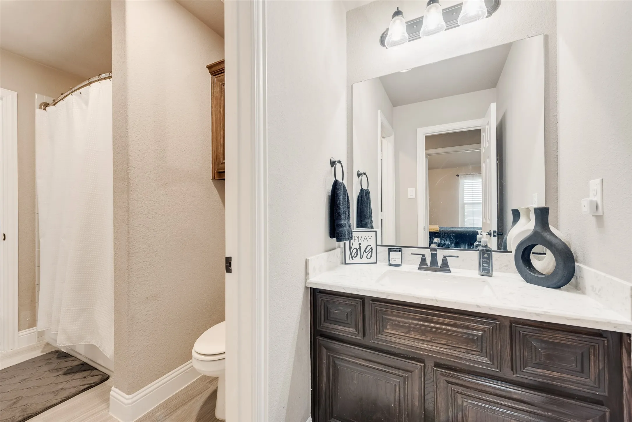 Single Family Residence For Sale in Tarrant County , 7112 Playa Norte Drive, Grand Prairie, Texas 75054, 5 Bedrooms, 4 Bathrooms, 3 Garage spaces, 4,214 Sqft, built in 2018, Preowned, Price $649,900, mls#21132440, Real Estate Agent in Grand Prairie, Homes For Sale in Tarrant county, Homes For Sale in Grand Prairie, Realtor in Grand Prairie Texas, Real Estate Brokerage Independent Realty Texas, Luminita Cordes Realtor