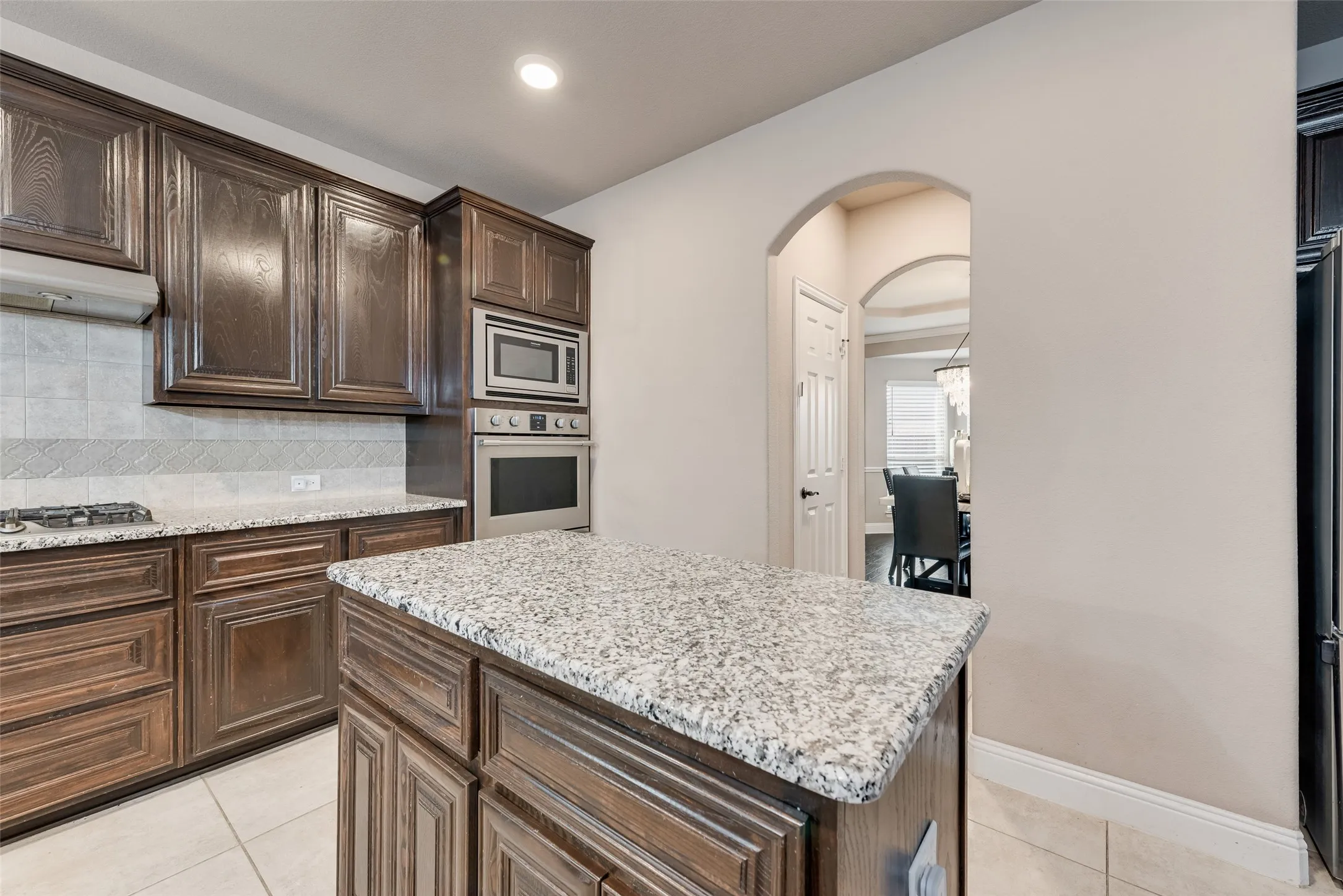 Single Family Residence For Sale in Tarrant County , 7112 Playa Norte Drive, Grand Prairie, Texas 75054, 5 Bedrooms, 4 Bathrooms, 3 Garage spaces, 4,214 Sqft, built in 2018, Preowned, Price $649,900, mls#21132440, Real Estate Agent in Grand Prairie, Homes For Sale in Tarrant county, Homes For Sale in Grand Prairie, Realtor in Grand Prairie Texas, Real Estate Brokerage Independent Realty Texas, Luminita Cordes Realtor