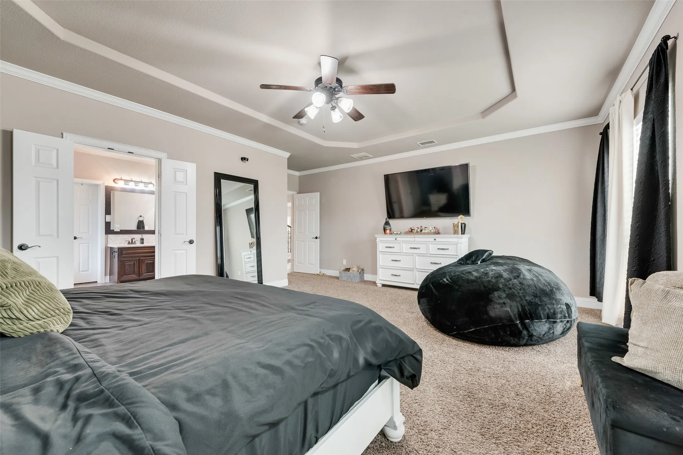 Single Family Residence For Sale in Tarrant County , 7112 Playa Norte Drive, Grand Prairie, Texas 75054, 5 Bedrooms, 4 Bathrooms, 3 Garage spaces, 4,214 Sqft, built in 2018, Preowned, Price $649,900, mls#21132440, Real Estate Agent in Grand Prairie, Homes For Sale in Tarrant county, Homes For Sale in Grand Prairie, Realtor in Grand Prairie Texas, Real Estate Brokerage Independent Realty Texas, Luminita Cordes Realtor