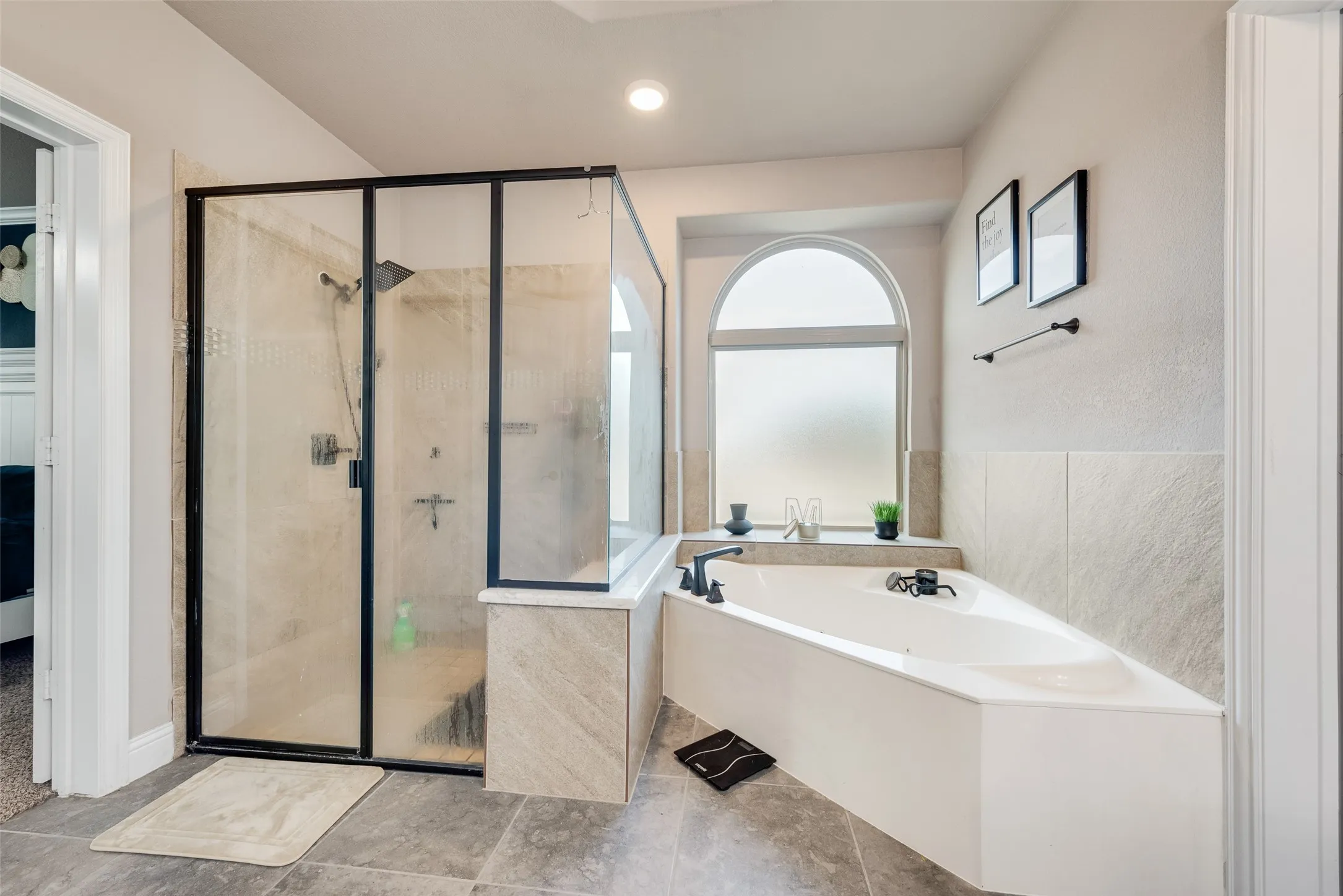 Single Family Residence For Sale in Tarrant County , 7112 Playa Norte Drive, Grand Prairie, Texas 75054, 5 Bedrooms, 4 Bathrooms, 3 Garage spaces, 4,214 Sqft, built in 2018, Preowned, Price $649,900, mls#21132440, Real Estate Agent in Grand Prairie, Homes For Sale in Tarrant county, Homes For Sale in Grand Prairie, Realtor in Grand Prairie Texas, Real Estate Brokerage Independent Realty Texas, Luminita Cordes Realtor