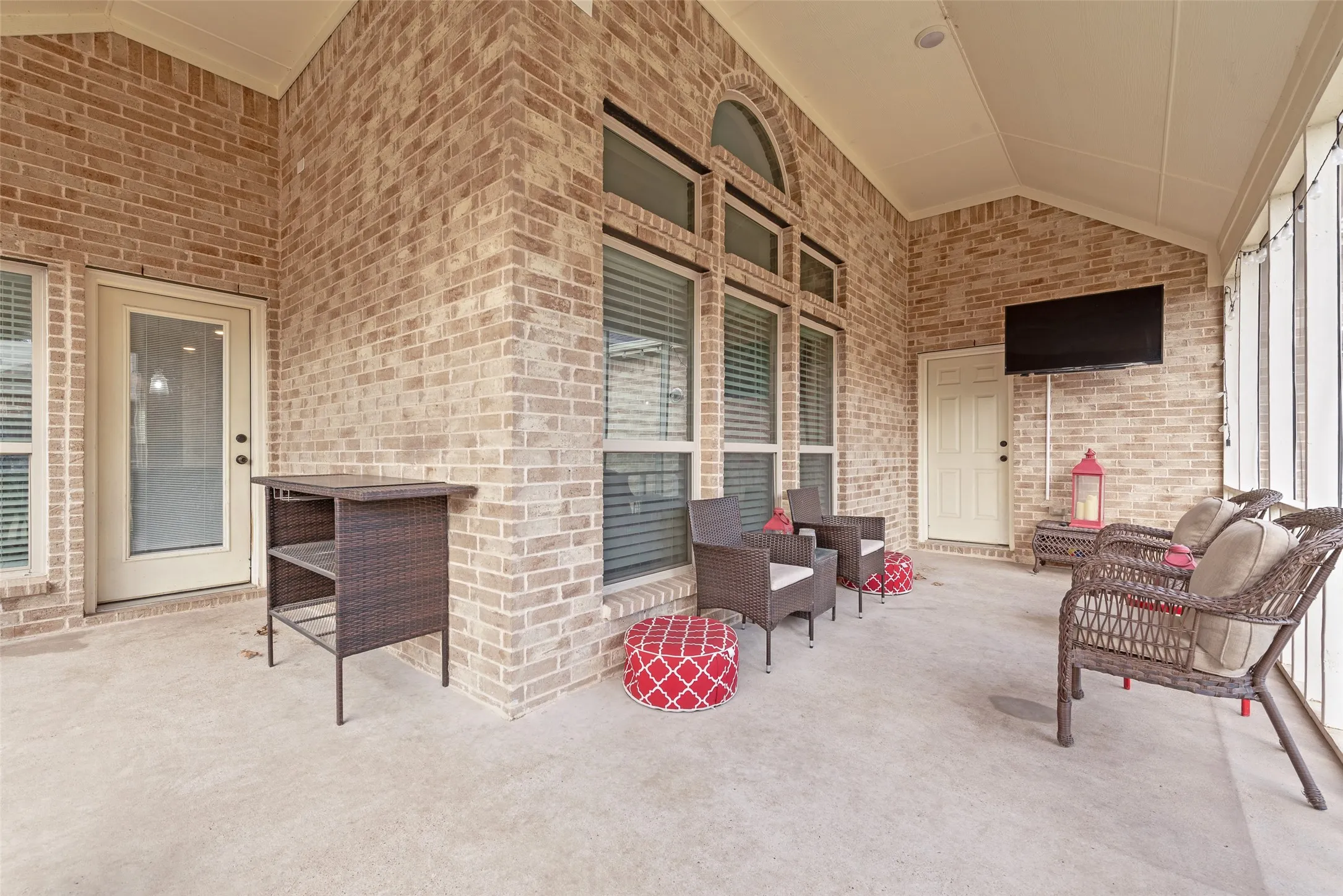 Single Family Residence For Sale in Tarrant County , 7112 Playa Norte Drive, Grand Prairie, Texas 75054, 5 Bedrooms, 4 Bathrooms, 3 Garage spaces, 4,214 Sqft, built in 2018, Preowned, Price $649,900, mls#21132440, Real Estate Agent in Grand Prairie, Homes For Sale in Tarrant county, Homes For Sale in Grand Prairie, Realtor in Grand Prairie Texas, Real Estate Brokerage Independent Realty Texas, Luminita Cordes Realtor