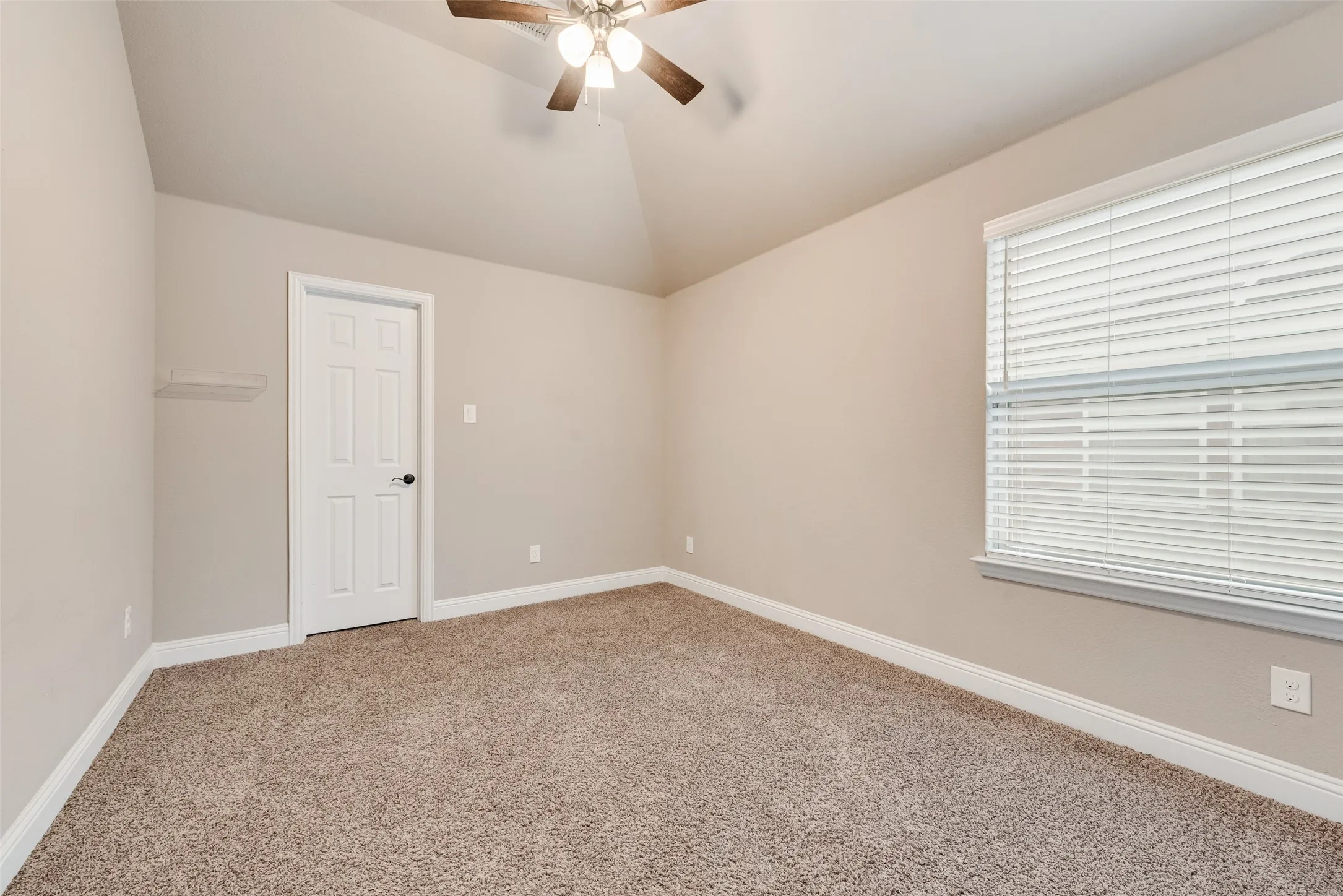 Single Family Residence For Sale in Tarrant County , 7112 Playa Norte Drive, Grand Prairie, Texas 75054, 5 Bedrooms, 4 Bathrooms, 3 Garage spaces, 4,214 Sqft, built in 2018, Preowned, Price $649,900, mls#21132440, Real Estate Agent in Grand Prairie, Homes For Sale in Tarrant county, Homes For Sale in Grand Prairie, Realtor in Grand Prairie Texas, Real Estate Brokerage Independent Realty Texas, Luminita Cordes Realtor