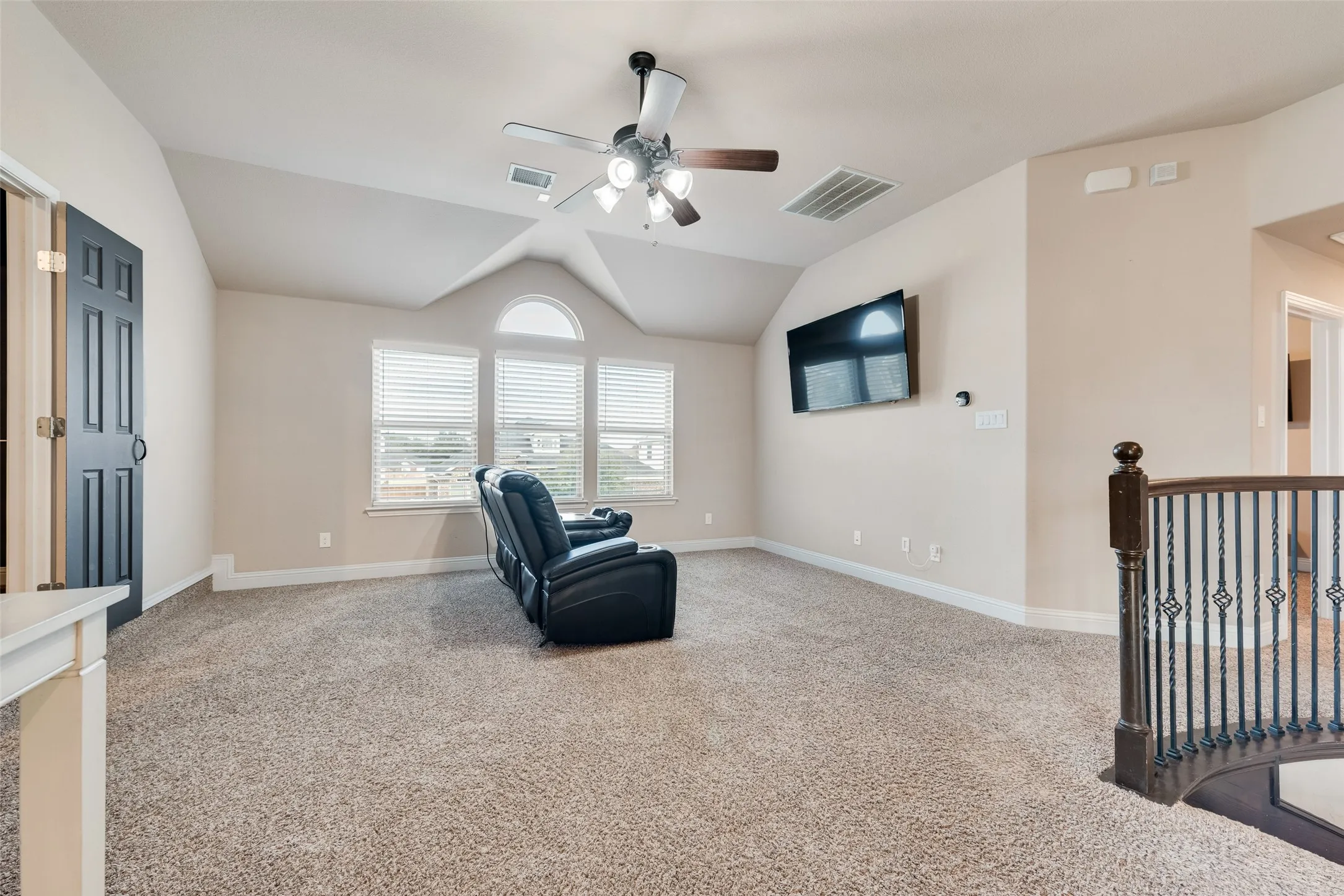 Single Family Residence For Sale in Tarrant County , 7112 Playa Norte Drive, Grand Prairie, Texas 75054, 5 Bedrooms, 4 Bathrooms, 3 Garage spaces, 4,214 Sqft, built in 2018, Preowned, Price $649,900, mls#21132440, Real Estate Agent in Grand Prairie, Homes For Sale in Tarrant county, Homes For Sale in Grand Prairie, Realtor in Grand Prairie Texas, Real Estate Brokerage Independent Realty Texas, Luminita Cordes Realtor