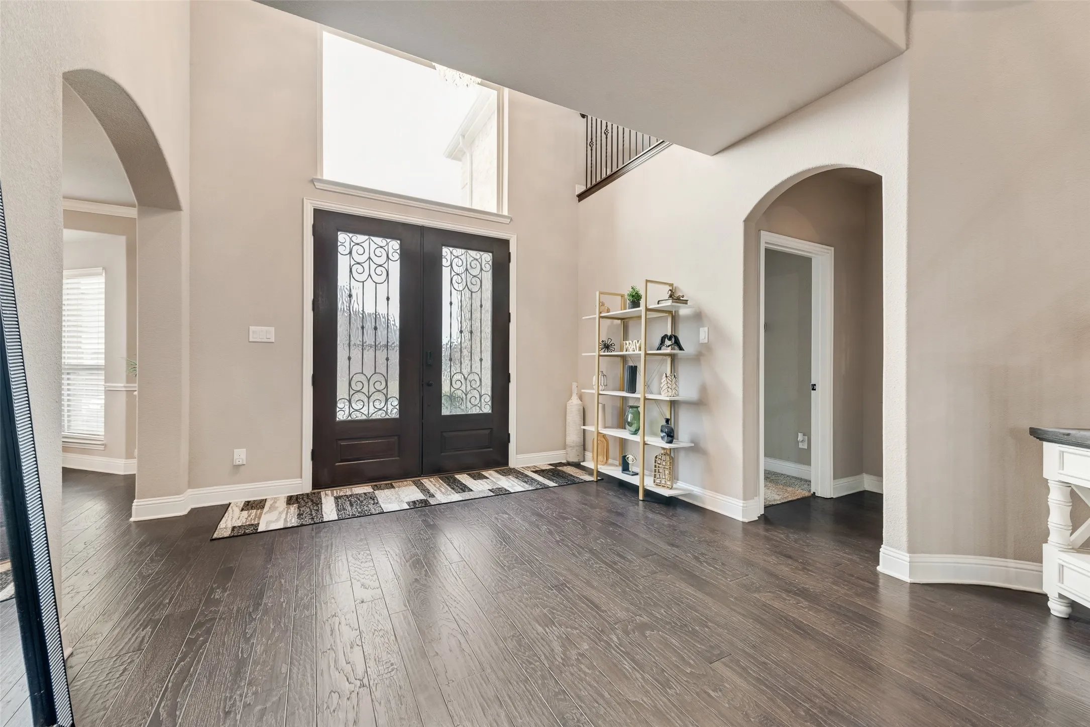 Single Family Residence For Sale in Tarrant County , 7112 Playa Norte Drive, Grand Prairie, Texas 75054, 5 Bedrooms, 4 Bathrooms, 3 Garage spaces, 4,214 Sqft, built in 2018, Preowned, Price $649,900, mls#21132440, Real Estate Agent in Grand Prairie, Homes For Sale in Tarrant county, Homes For Sale in Grand Prairie, Realtor in Grand Prairie Texas, Real Estate Brokerage Independent Realty Texas, Luminita Cordes Realtor