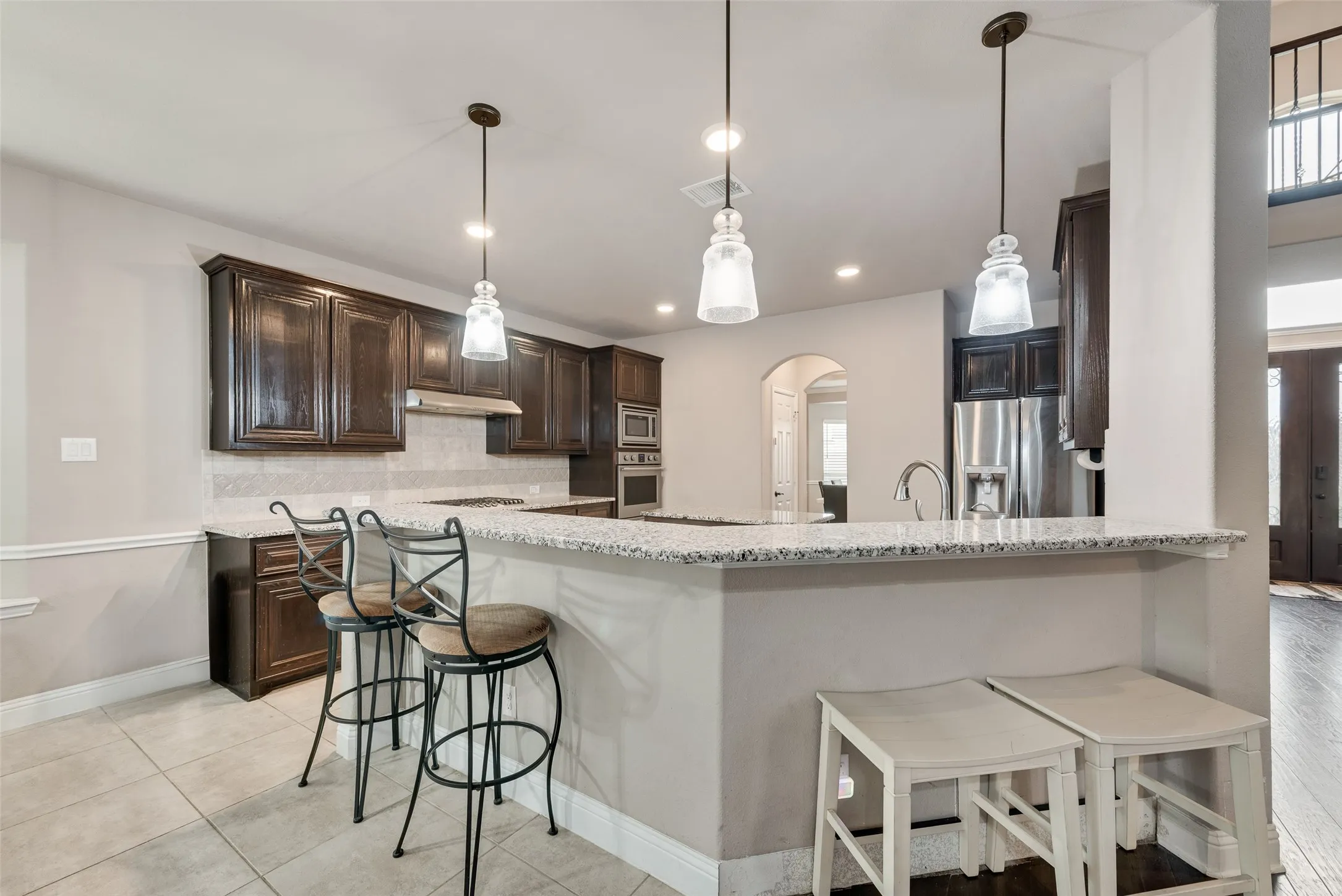 Single Family Residence For Sale in Tarrant County , 7112 Playa Norte Drive, Grand Prairie, Texas 75054, 5 Bedrooms, 4 Bathrooms, 3 Garage spaces, 4,214 Sqft, built in 2018, Preowned, Price $649,900, mls#21132440, Real Estate Agent in Grand Prairie, Homes For Sale in Tarrant county, Homes For Sale in Grand Prairie, Realtor in Grand Prairie Texas, Real Estate Brokerage Independent Realty Texas, Luminita Cordes Realtor