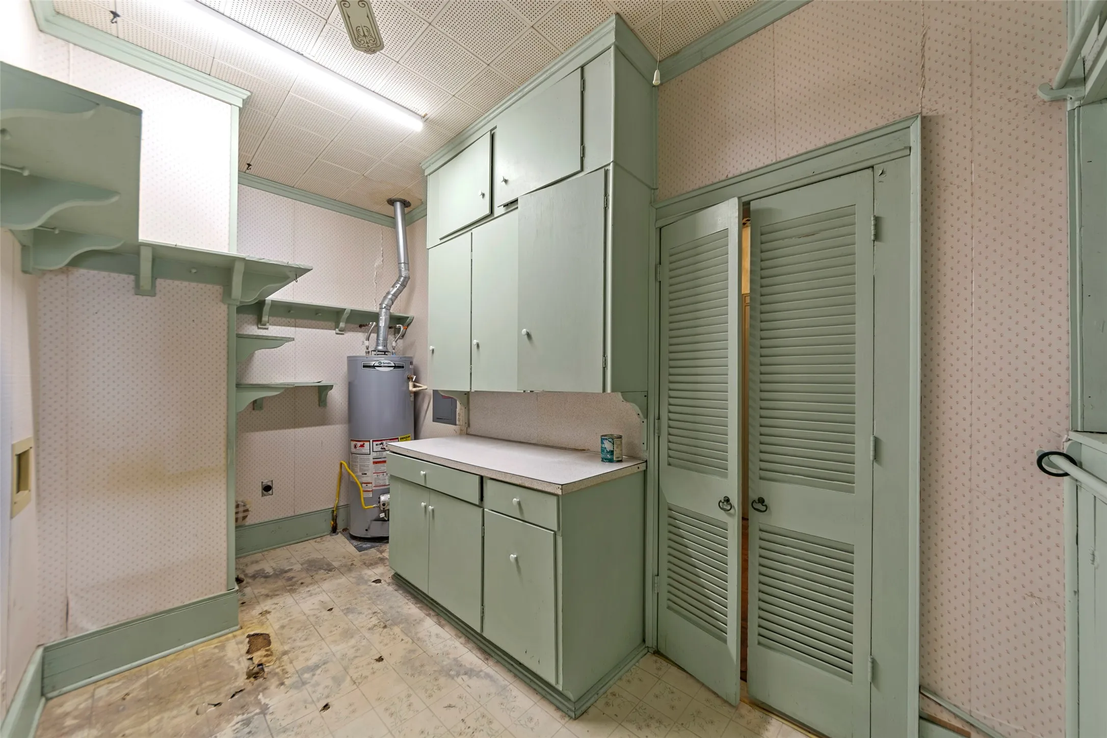 Single Family Residence For Sale in Collin County , 311 Summit Street, Farmersville, Texas 75442, 2 Bedroom, 2 Bathroom, 4 Garage spaces, 1,724 Sqft, built in 1910, Preowned, mls#21131171, Real Estate Agent in Farmersville, Homes For Sale in Collin county, Homes For Sale in Farmersville, Realtor in Farmersville Texas, Real Estate Brokerage Independent Realty Texas, Luminita Cordes Realtor