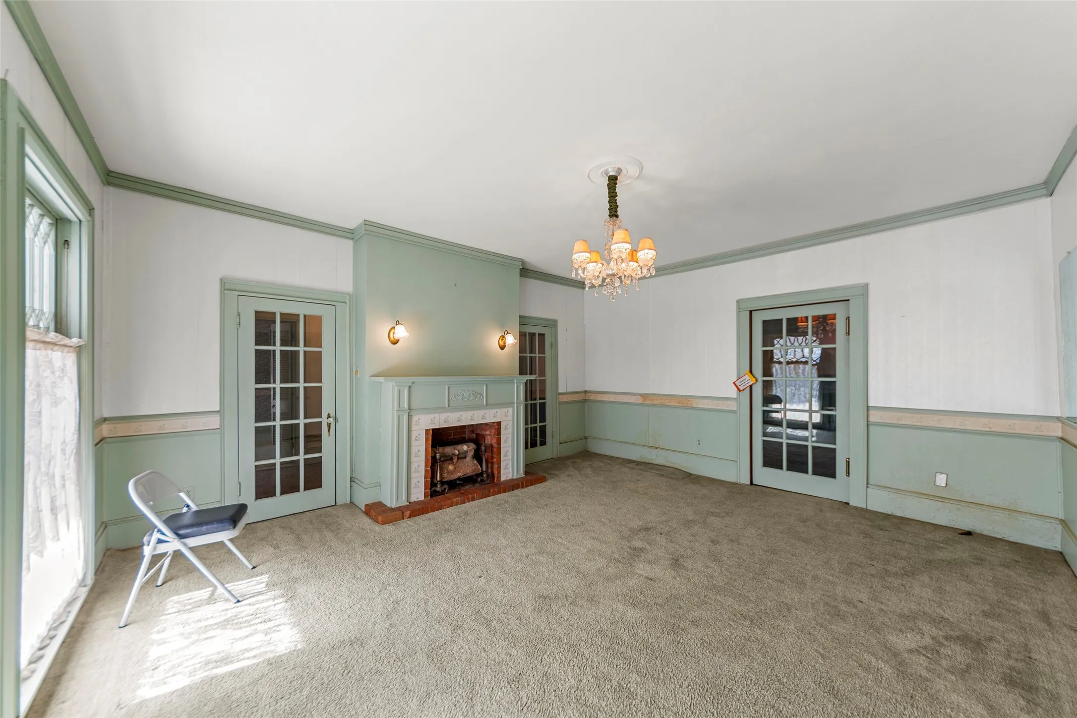 Single Family Residence For Sale in Collin County , 311 Summit Street, Farmersville, Texas 75442, 2 Bedroom, 2 Bathroom, 4 Garage spaces, 1,724 Sqft, built in 1910, Preowned, mls#21131171, Real Estate Agent in Farmersville, Homes For Sale in Collin county, Homes For Sale in Farmersville, Realtor in Farmersville Texas, Real Estate Brokerage Independent Realty Texas, Luminita Cordes Realtor
