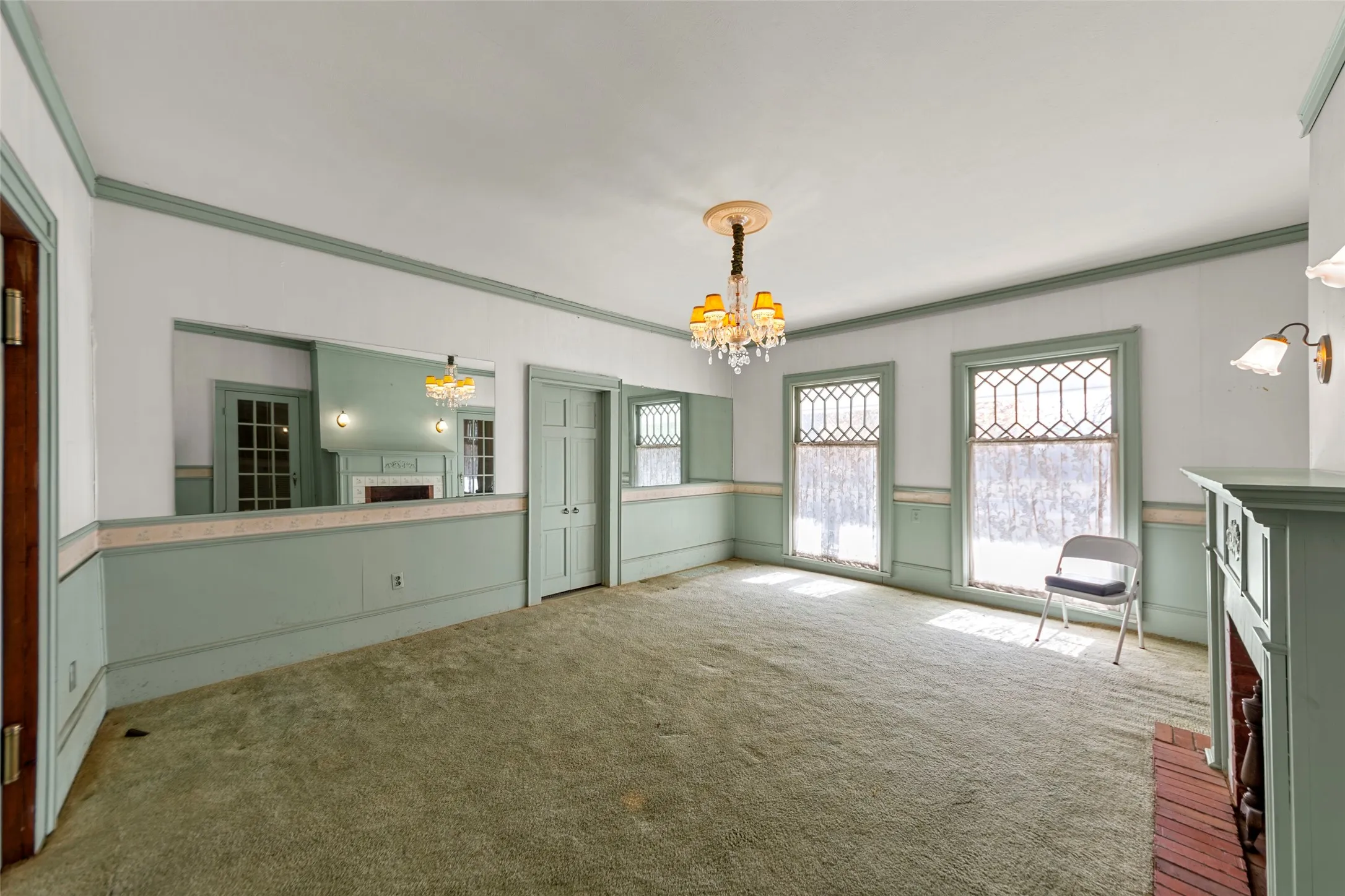 Single Family Residence For Sale in Collin County , 311 Summit Street, Farmersville, Texas 75442, 2 Bedroom, 2 Bathroom, 4 Garage spaces, 1,724 Sqft, built in 1910, Preowned, mls#21131171, Real Estate Agent in Farmersville, Homes For Sale in Collin county, Homes For Sale in Farmersville, Realtor in Farmersville Texas, Real Estate Brokerage Independent Realty Texas, Luminita Cordes Realtor