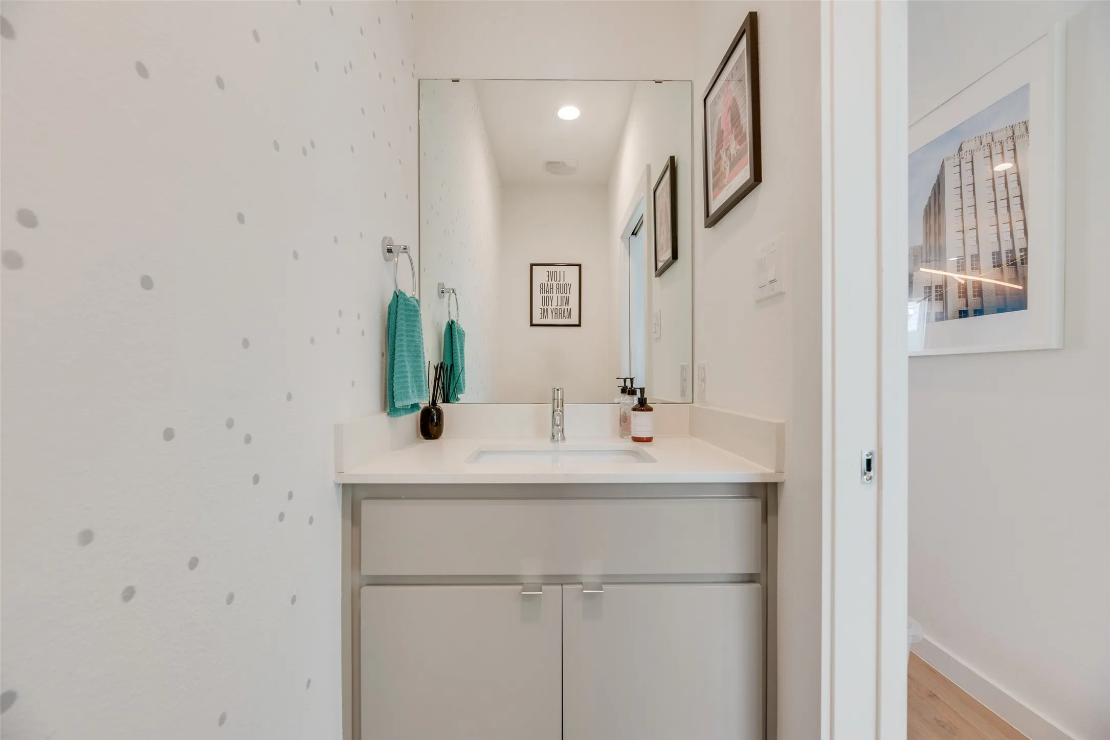 Condominium For Rent in Dallas County , 4705 Bryan Street 302, Dallas, Texas 75204, 2 Bedrooms, 3 Bathrooms, 2 Garage spaces, 1,550 Sqft, built in 2017, Price $3,000, mls#21132855, Real Estate Agent in Dallas, Homes For Rent in Dallas county, Homes For Rent in Dallas, Realtor in Dallas Texas, Real Estate Brokerage Independent Realty Texas, Luminita Cordes Realtor
