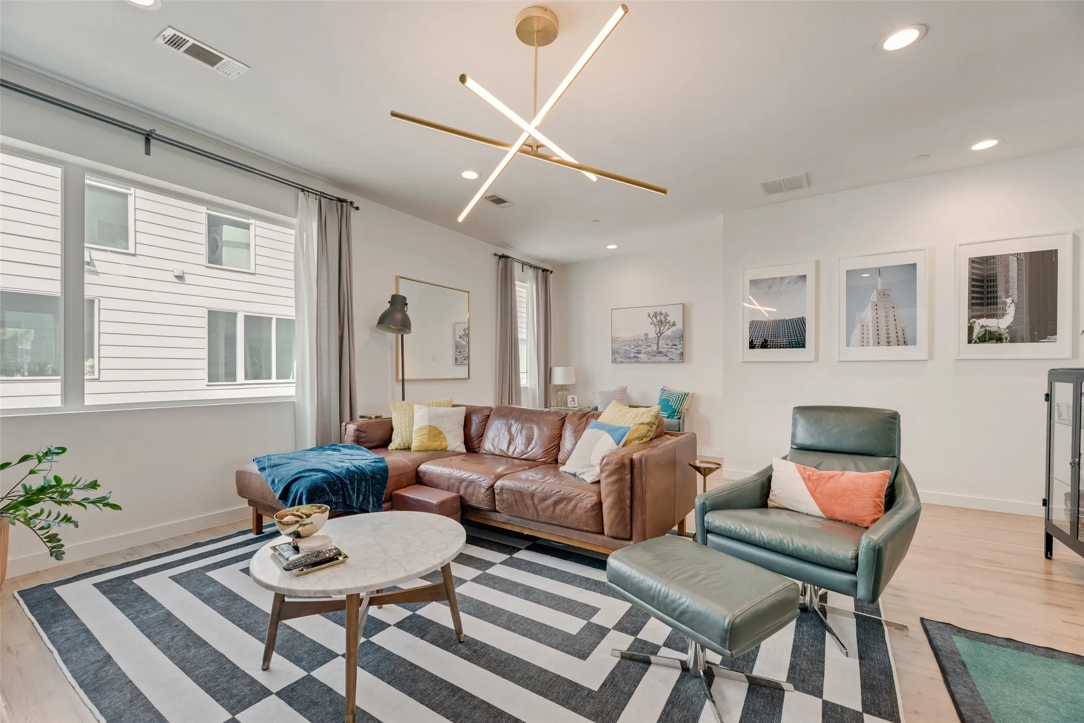 Condominium For Rent in Dallas County , 4705 Bryan Street 302, Dallas, Texas 75204, 2 Bedrooms, 3 Bathrooms, 2 Garage spaces, 1,550 Sqft, built in 2017, Price $3,000, mls#21132855, Real Estate Agent in Dallas, Homes For Rent in Dallas county, Homes For Rent in Dallas, Realtor in Dallas Texas, Real Estate Brokerage Independent Realty Texas, Luminita Cordes Realtor