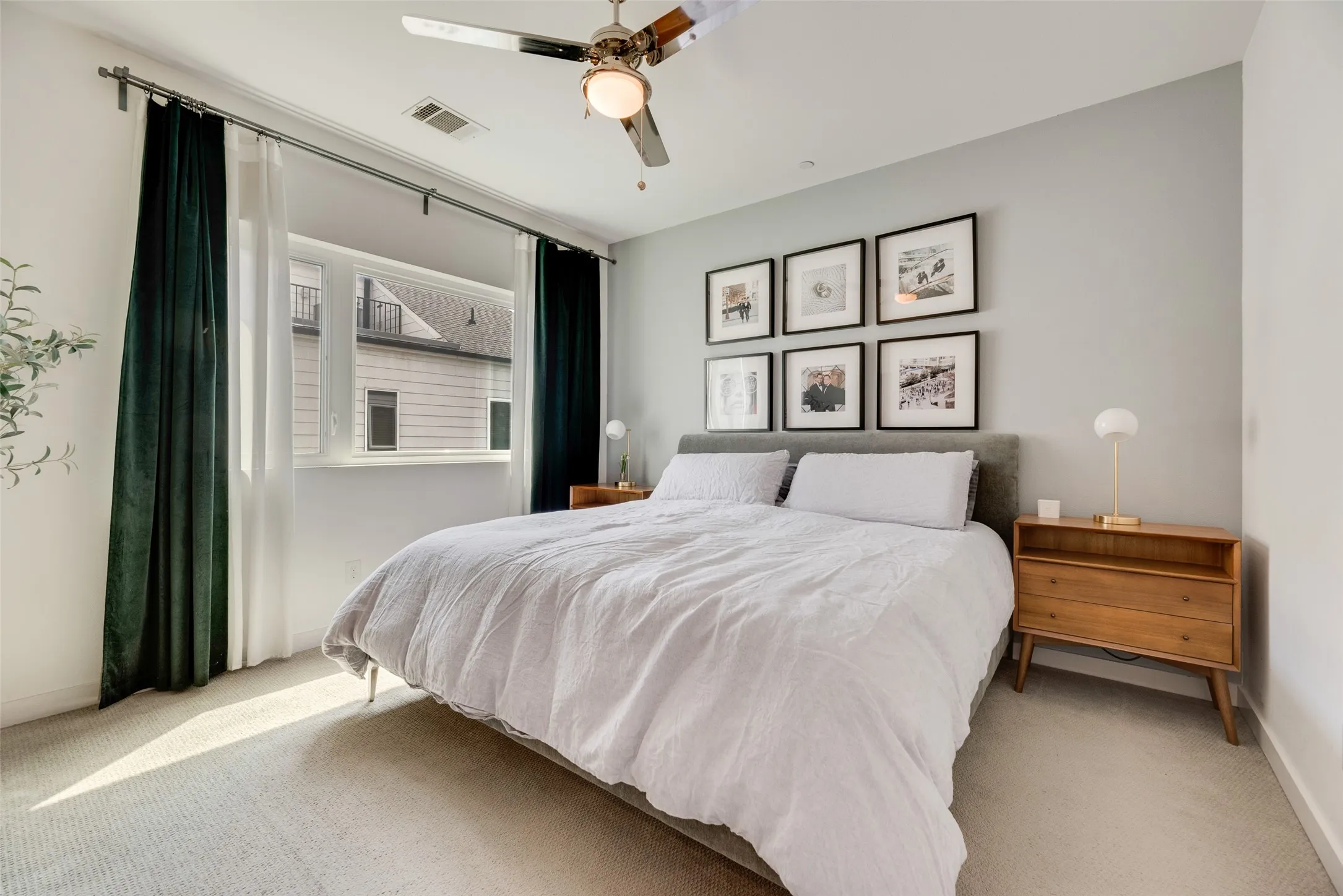 Condominium For Rent in Dallas County , 4705 Bryan Street 302, Dallas, Texas 75204, 2 Bedrooms, 3 Bathrooms, 2 Garage spaces, 1,550 Sqft, built in 2017, Price $3,000, mls#21132855, Real Estate Agent in Dallas, Homes For Rent in Dallas county, Homes For Rent in Dallas, Realtor in Dallas Texas, Real Estate Brokerage Independent Realty Texas, Luminita Cordes Realtor