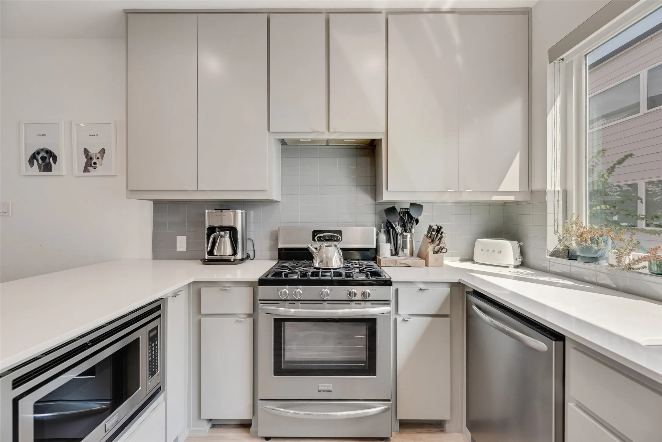 Condominium For Rent in Dallas County , 4705 Bryan Street 302, Dallas, Texas 75204, 2 Bedrooms, 3 Bathrooms, 2 Garage spaces, 1,550 Sqft, built in 2017, Price $3,000, mls#21132855, Real Estate Agent in Dallas, Homes For Rent in Dallas county, Homes For Rent in Dallas, Realtor in Dallas Texas, Real Estate Brokerage Independent Realty Texas, Luminita Cordes Realtor