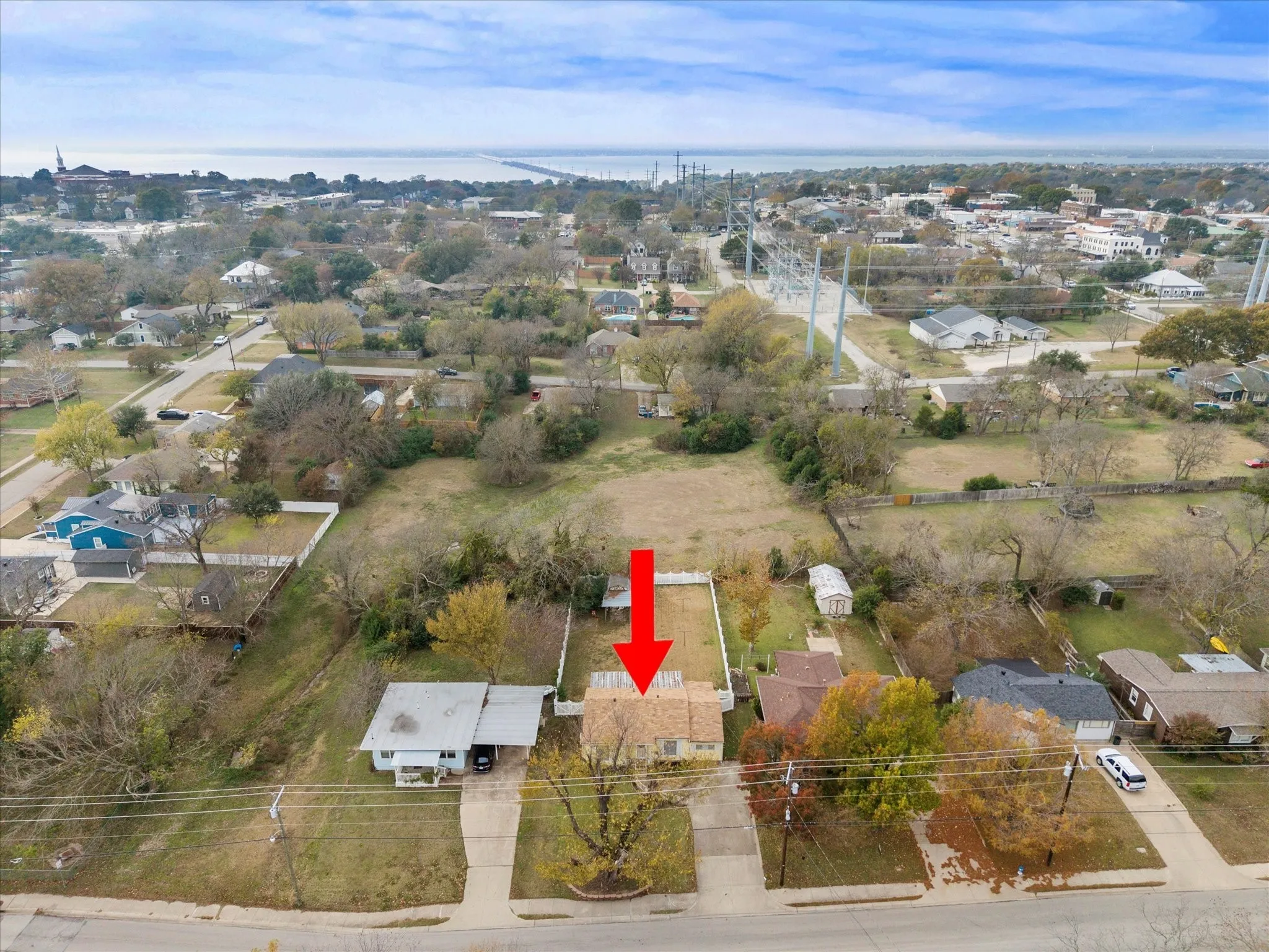 Single Family Residence For Sale in Rockwall County , 302 S Clark Street, Rockwall, Texas 75087, 3 Bedroom, 2 Bathroom, Garage spaces, 1,080 Sqft, built in 1980, Preowned, mls#21128847, Real Estate Agent in Rockwall, Homes For Sale in Rockwall county, Homes For Sale in Rockwall, Realtor in Rockwall Texas, Real Estate Brokerage Independent Realty Texas, Luminita Cordes Realtor