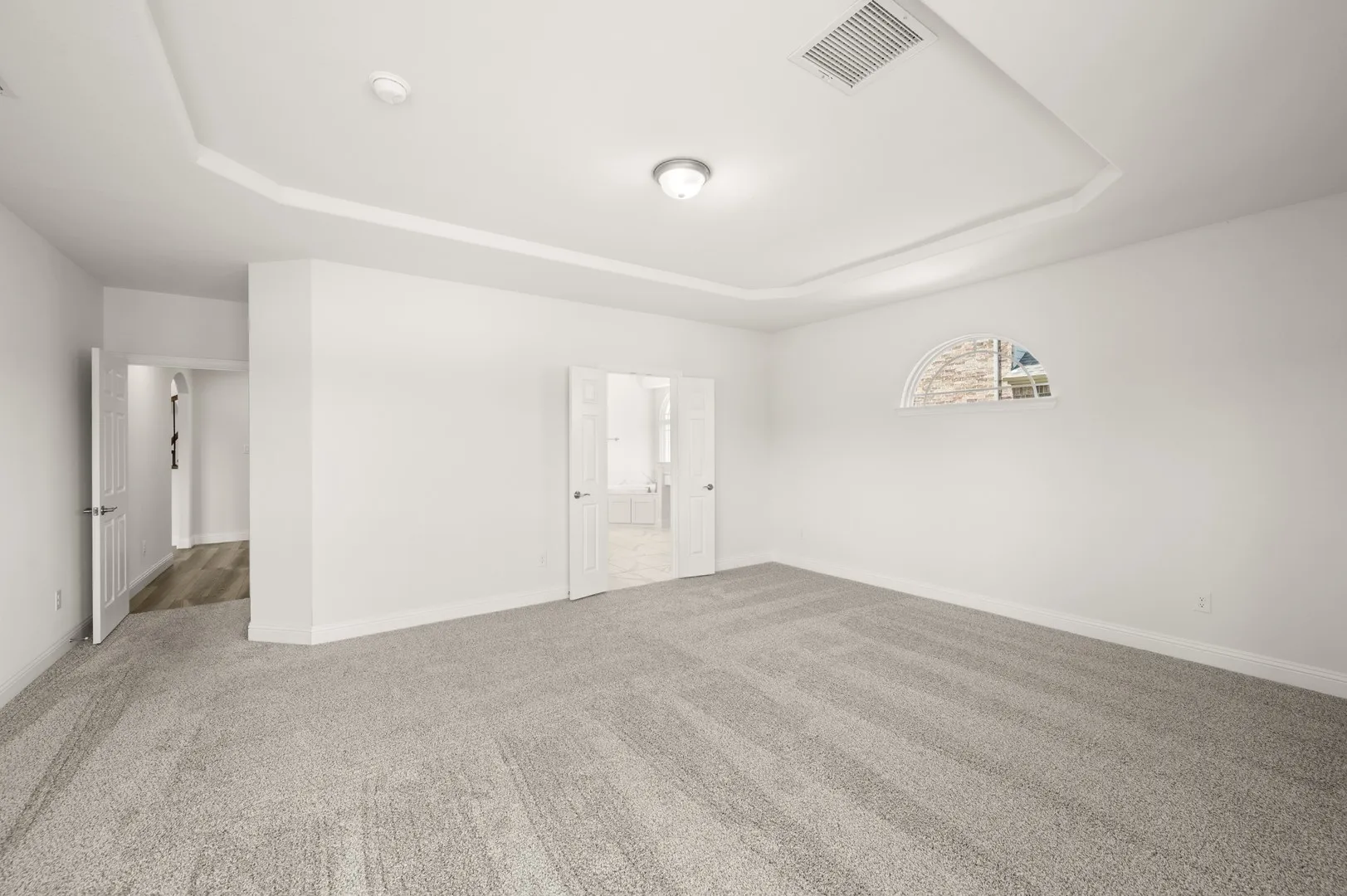 17_2610 White Plains- Primary Suite-9243