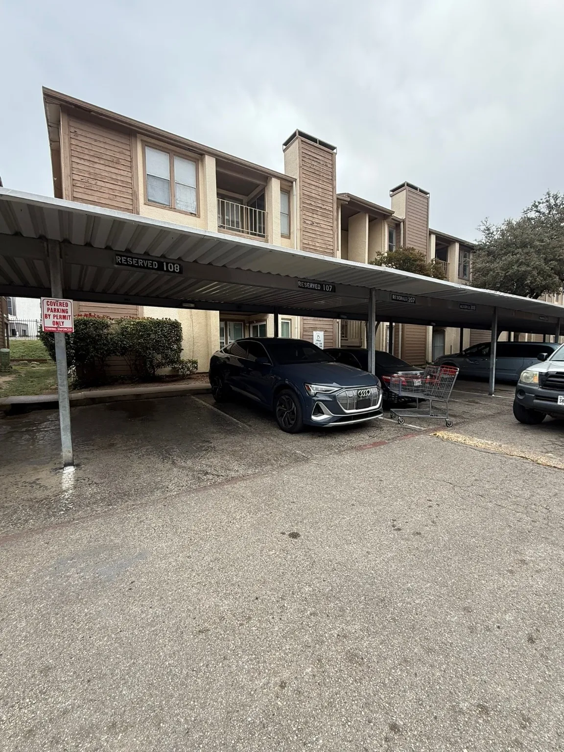 Condominium For Sale in Dallas County , 6050 Melody Lane 108, Dallas, Texas 75231, 2 Bedroom, 2 Bathroom, Garage spaces, 1,127 Sqft, built in 1979, Preowned, mls#21133467, Real Estate Agent in Dallas, Homes For Sale in Dallas county, Homes For Sale in Dallas, Realtor in Dallas Texas, Real Estate Brokerage Independent Realty Texas, Luminita Cordes Realtor