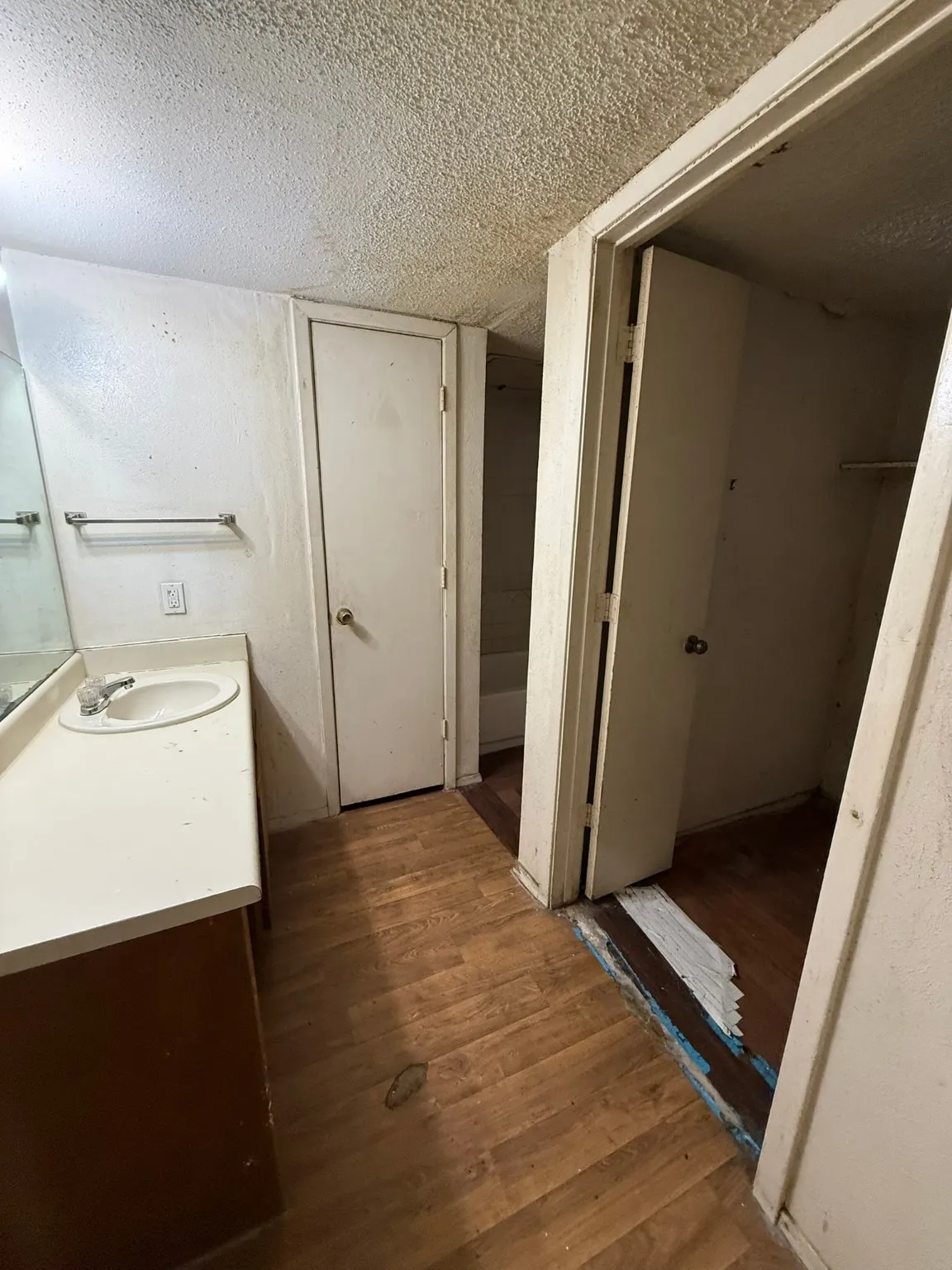 Condominium For Sale in Dallas County , 6050 Melody Lane 108, Dallas, Texas 75231, 2 Bedroom, 2 Bathroom, Garage spaces, 1,127 Sqft, built in 1979, Preowned, mls#21133467, Real Estate Agent in Dallas, Homes For Sale in Dallas county, Homes For Sale in Dallas, Realtor in Dallas Texas, Real Estate Brokerage Independent Realty Texas, Luminita Cordes Realtor