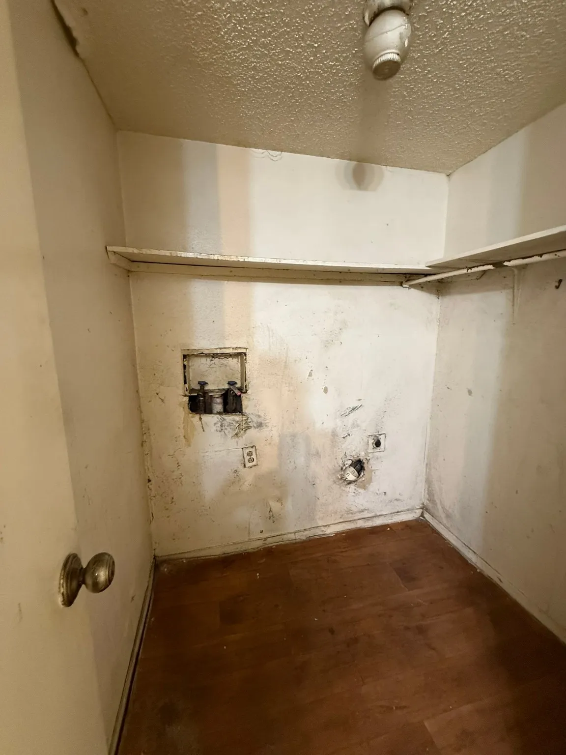 Condominium For Sale in Dallas County , 6050 Melody Lane 108, Dallas, Texas 75231, 2 Bedroom, 2 Bathroom, Garage spaces, 1,127 Sqft, built in 1979, Preowned, mls#21133467, Real Estate Agent in Dallas, Homes For Sale in Dallas county, Homes For Sale in Dallas, Realtor in Dallas Texas, Real Estate Brokerage Independent Realty Texas, Luminita Cordes Realtor