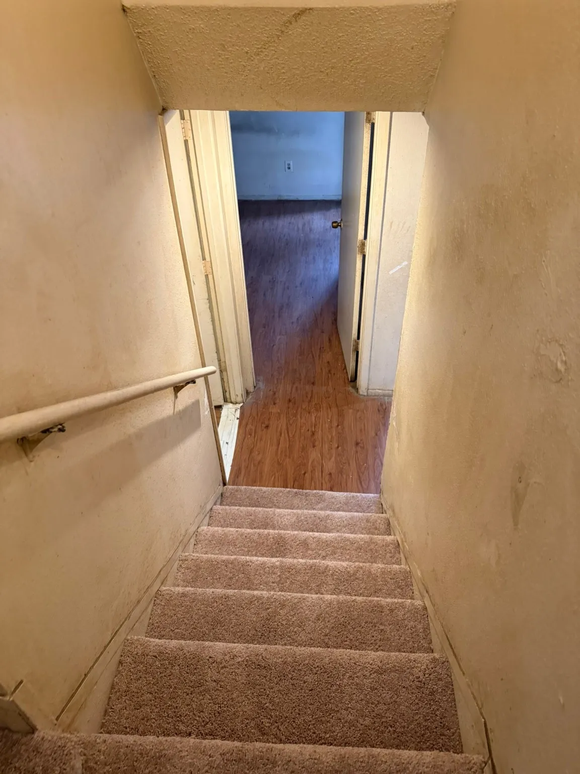 Condominium For Sale in Dallas County , 6050 Melody Lane 108, Dallas, Texas 75231, 2 Bedroom, 2 Bathroom, Garage spaces, 1,127 Sqft, built in 1979, Preowned, mls#21133467, Real Estate Agent in Dallas, Homes For Sale in Dallas county, Homes For Sale in Dallas, Realtor in Dallas Texas, Real Estate Brokerage Independent Realty Texas, Luminita Cordes Realtor