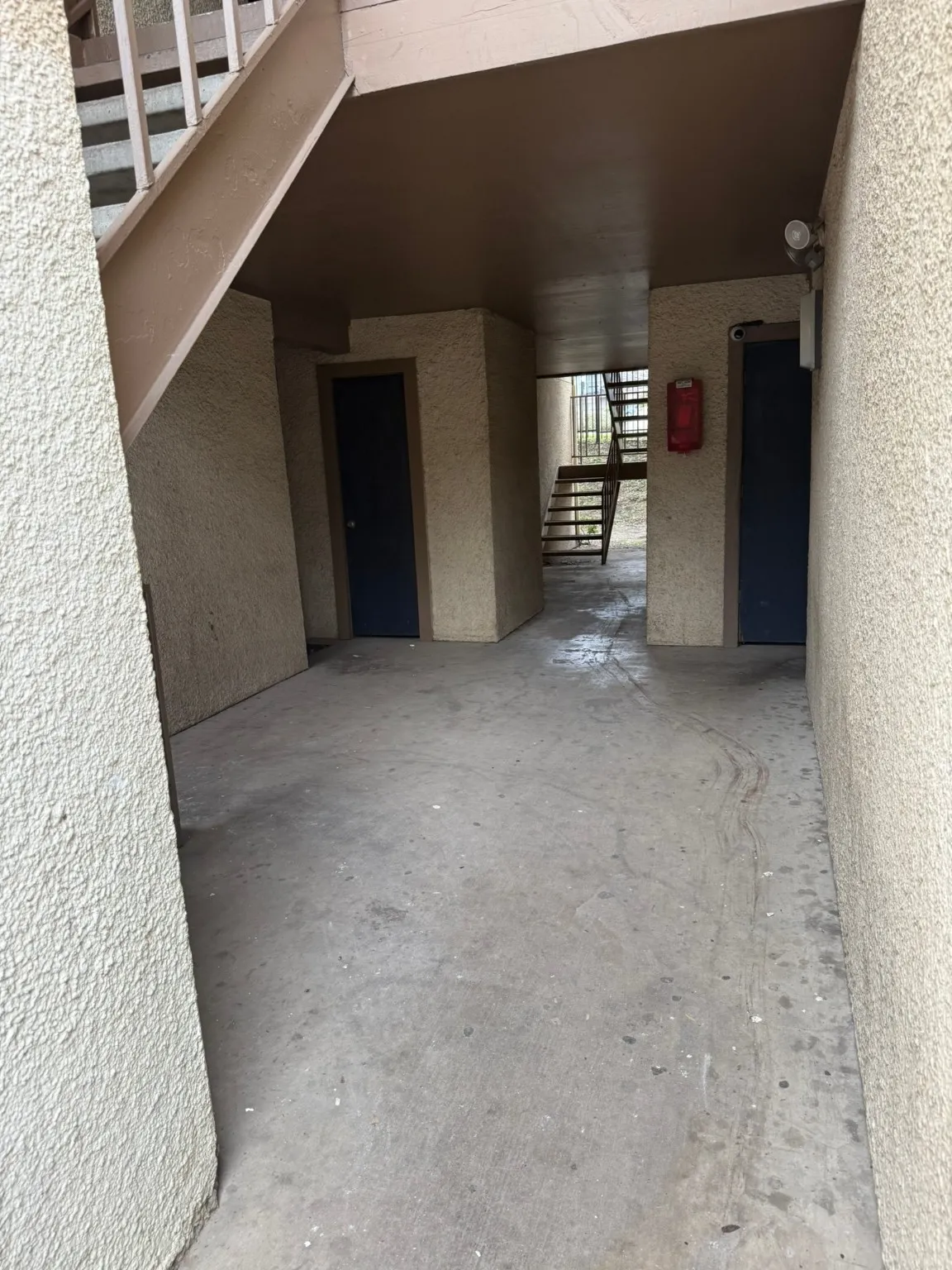 Condominium For Sale in Dallas County , 6050 Melody Lane 108, Dallas, Texas 75231, 2 Bedroom, 2 Bathroom, Garage spaces, 1,127 Sqft, built in 1979, Preowned, mls#21133467, Real Estate Agent in Dallas, Homes For Sale in Dallas county, Homes For Sale in Dallas, Realtor in Dallas Texas, Real Estate Brokerage Independent Realty Texas, Luminita Cordes Realtor