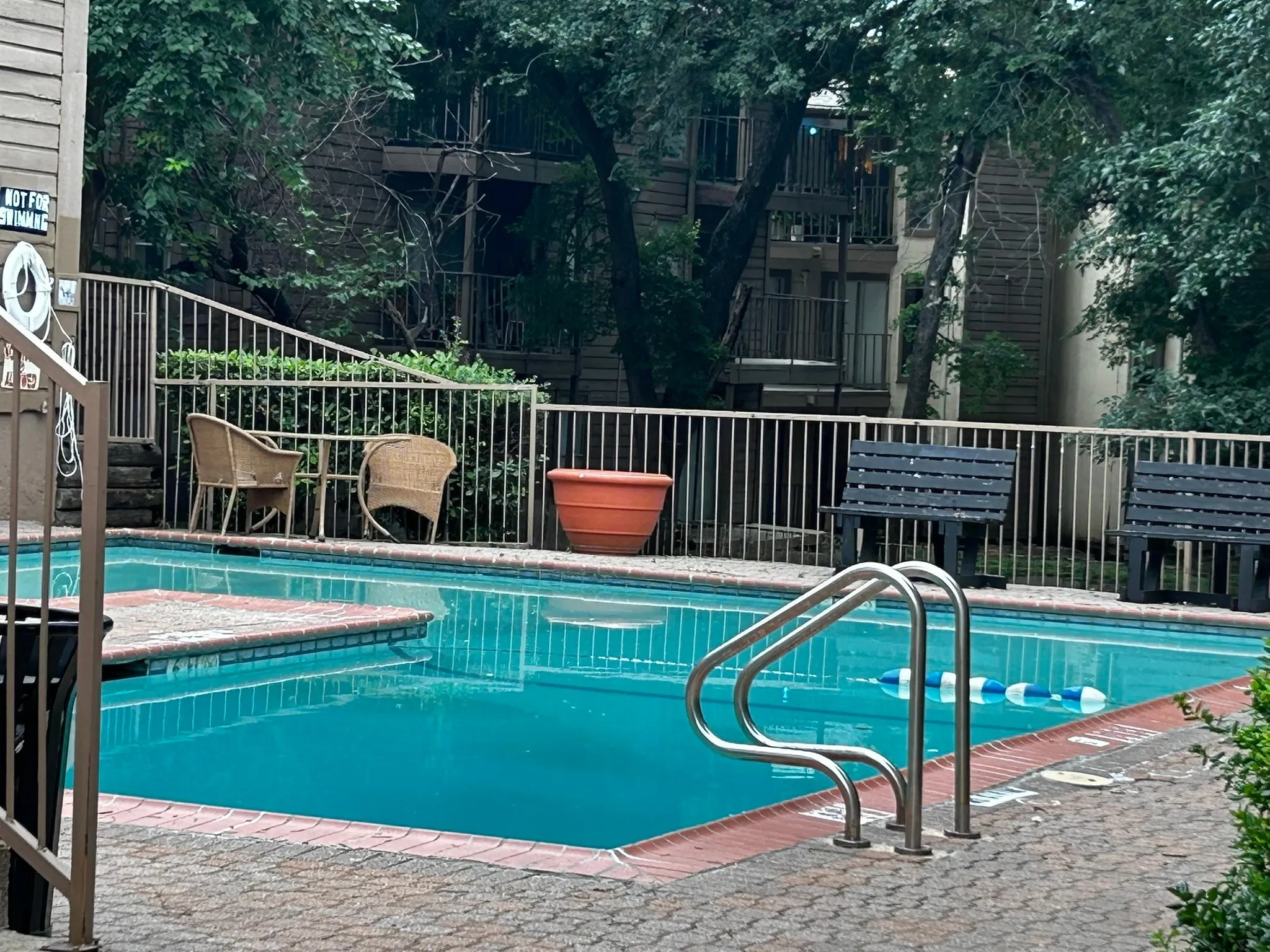 Condominium For Sale in Dallas County , 6050 Melody Lane 108, Dallas, Texas 75231, 2 Bedroom, 2 Bathroom, Garage spaces, 1,127 Sqft, built in 1979, Preowned, mls#21133467, Real Estate Agent in Dallas, Homes For Sale in Dallas county, Homes For Sale in Dallas, Realtor in Dallas Texas, Real Estate Brokerage Independent Realty Texas, Luminita Cordes Realtor