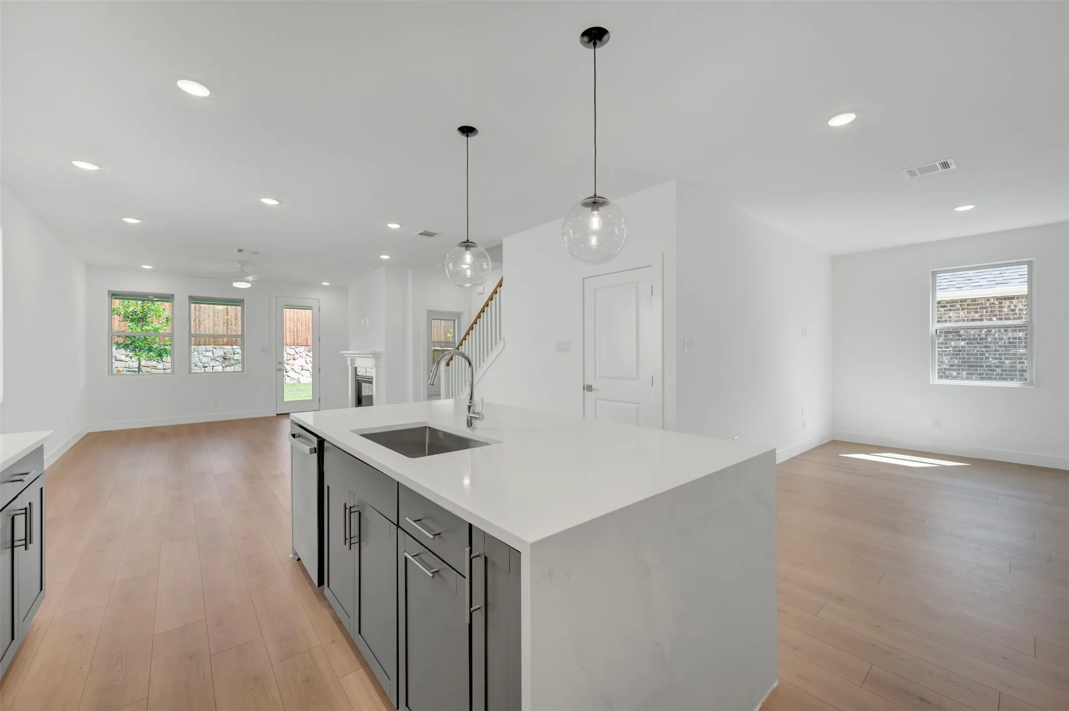 Single Family Residence For Sale in Grayson County , 521 Sagebrush Trail, Sherman, Texas 75092, 4 Bedroom, 3 Bathroom, 2 Garage spaces, 2,253 Sqft, built in 2025, New Construction - Incomplete, mls#21133678, Real Estate Agent in Sherman, Homes For Sale in Grayson county, Homes For Sale in Sherman, Realtor in Sherman Texas, Real Estate Brokerage Independent Realty Texas, Luminita Cordes Realtor