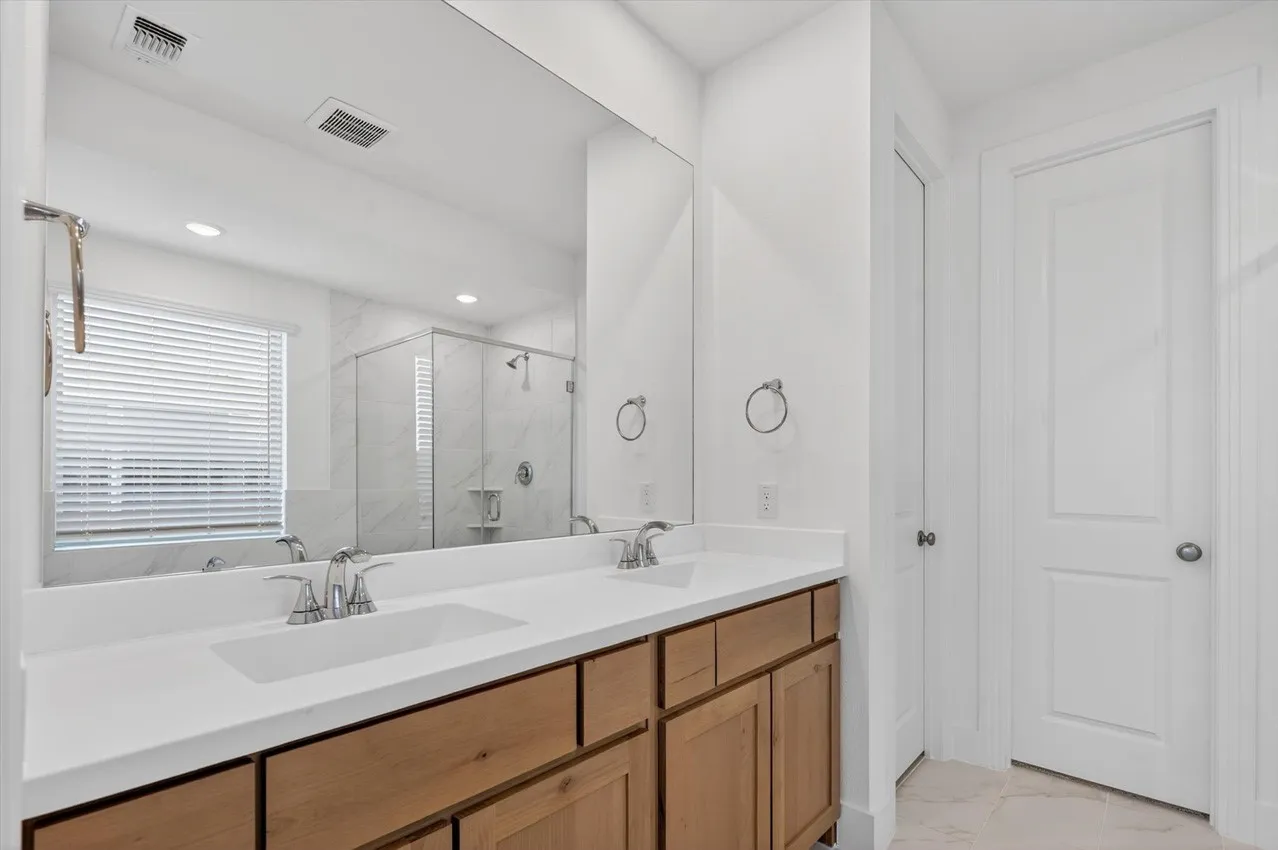 Single Family Residence For Sale in Collin County , 818 Stone Grove Road, Lavon, Texas 75166, 5 Bedroom, 4 Bathroom, 2 Garage spaces, 2,815 Sqft, built in 2026, New Construction - Incomplete, mls#21132949, Real Estate Agent in Lavon, Homes For Sale in Collin county, Homes For Sale in Lavon, Realtor in Lavon Texas, Real Estate Brokerage Independent Realty Texas, Luminita Cordes Realtor