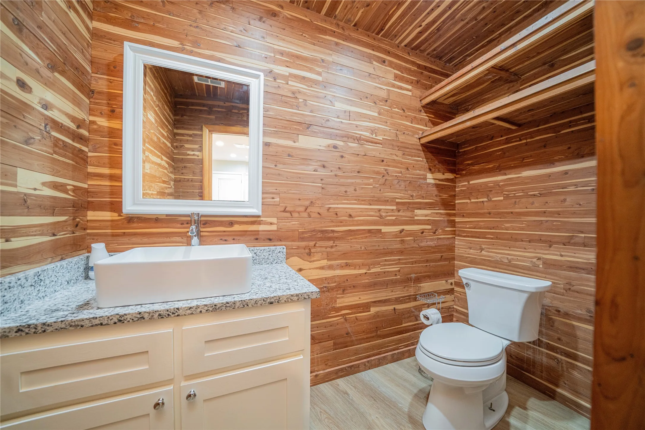 Single Family Residence For Sale in Cass County , 812 E 1st, Hughes Springs, Texas 75656, 3 Bedroom, 3 Bathroom, Garage spaces, 2,345 Sqft, built in 1959, mls#21133748, Real Estate Agent in Hughes Springs, Homes For Sale in Cass county, Homes For Sale in Hughes Springs, Realtor in Hughes Springs Texas, Real Estate Brokerage Independent Realty Texas, Luminita Cordes Realtor