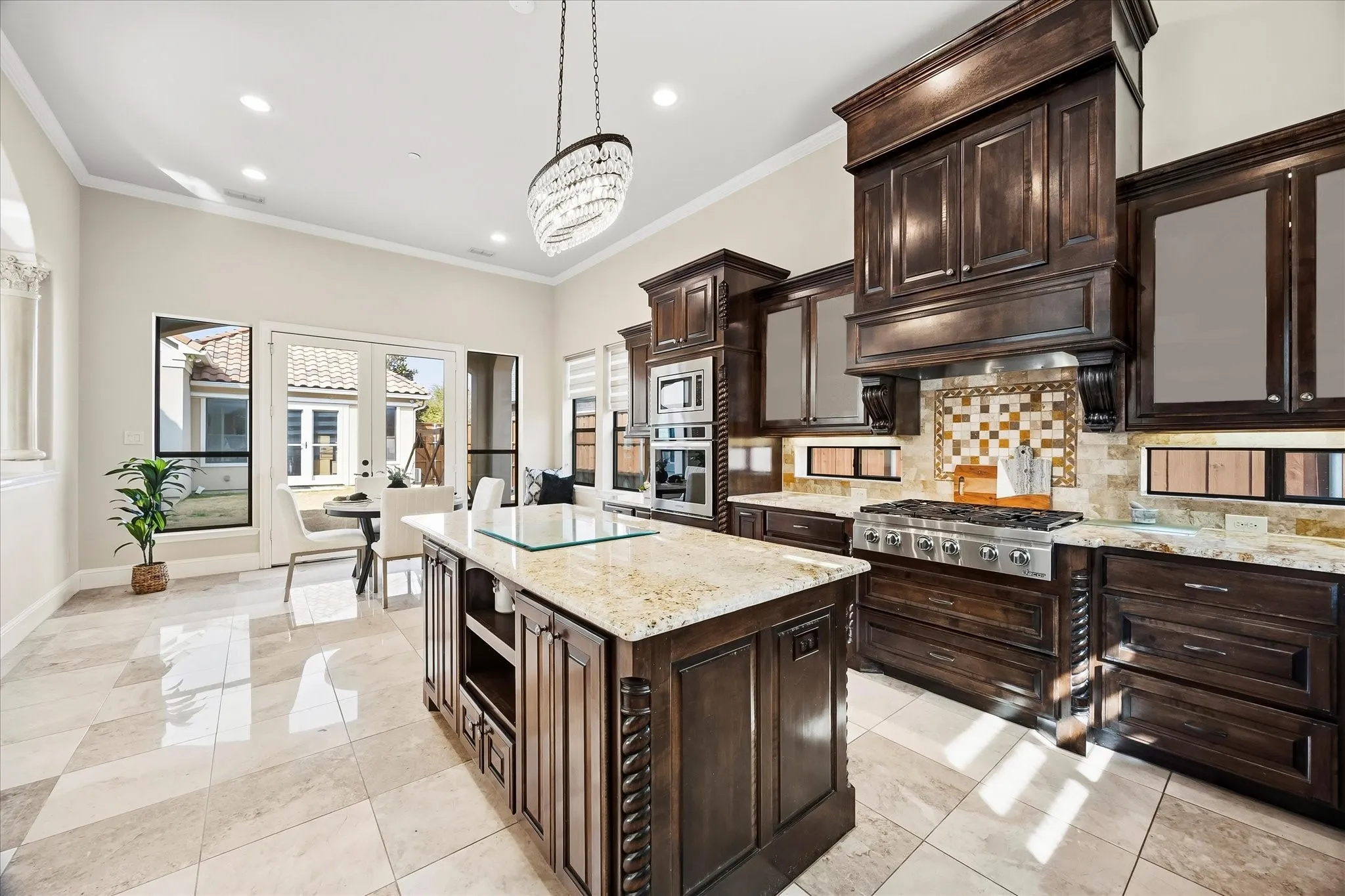 Large kitchen with Breakfast room