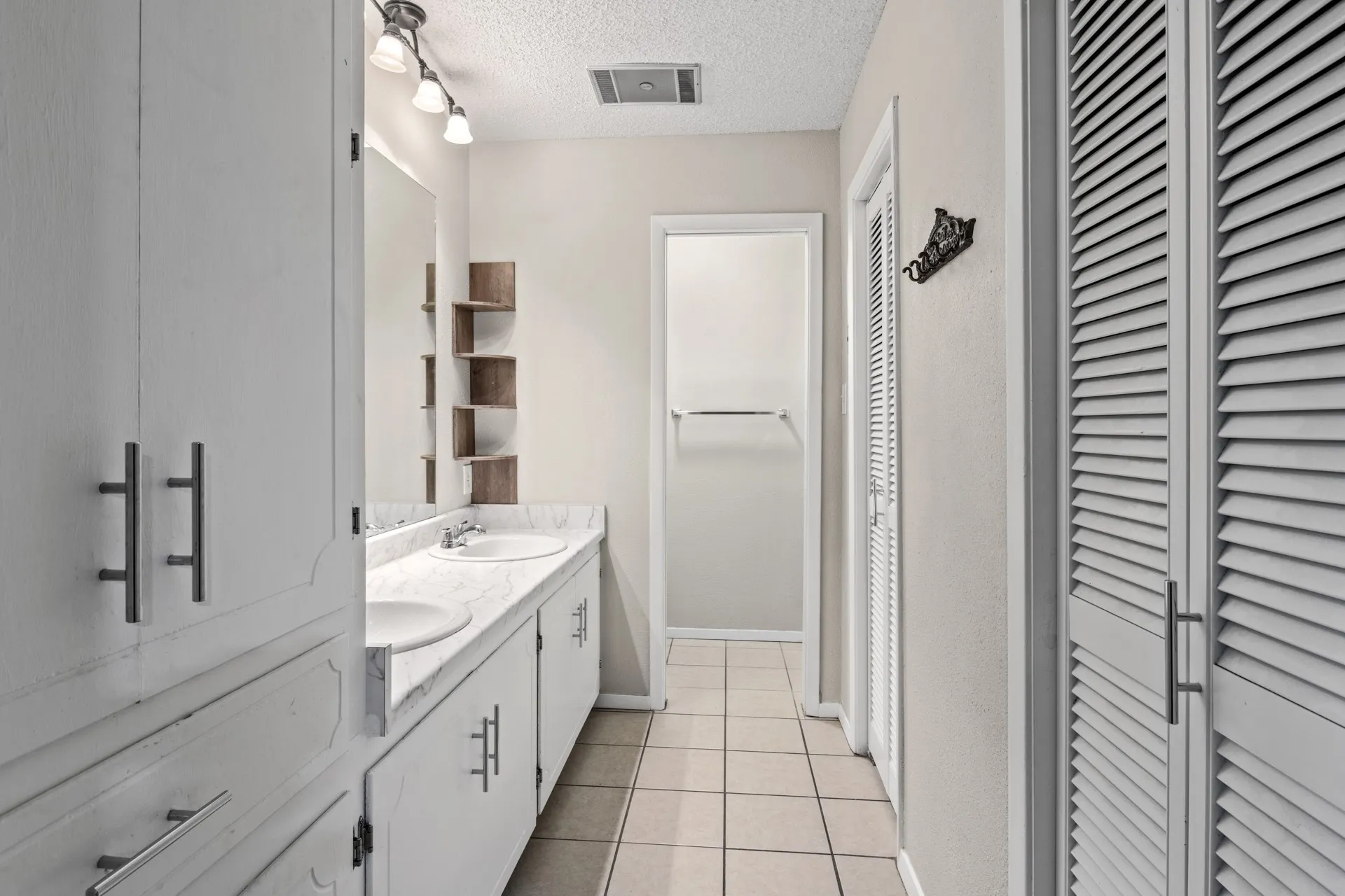 Single Family Residence For Sale in Camp County , 195 County Road 4164, Pittsburg, Texas 75686, 3 Bedroom, 2 Bathroom, 2 Garage spaces, 2,802 Sqft, built in 1980, mls#21133813, Real Estate Agent in Pittsburg, Homes For Sale in Camp county, Homes For Sale in Pittsburg, Realtor in Pittsburg Texas, Real Estate Brokerage Independent Realty Texas, Luminita Cordes Realtor