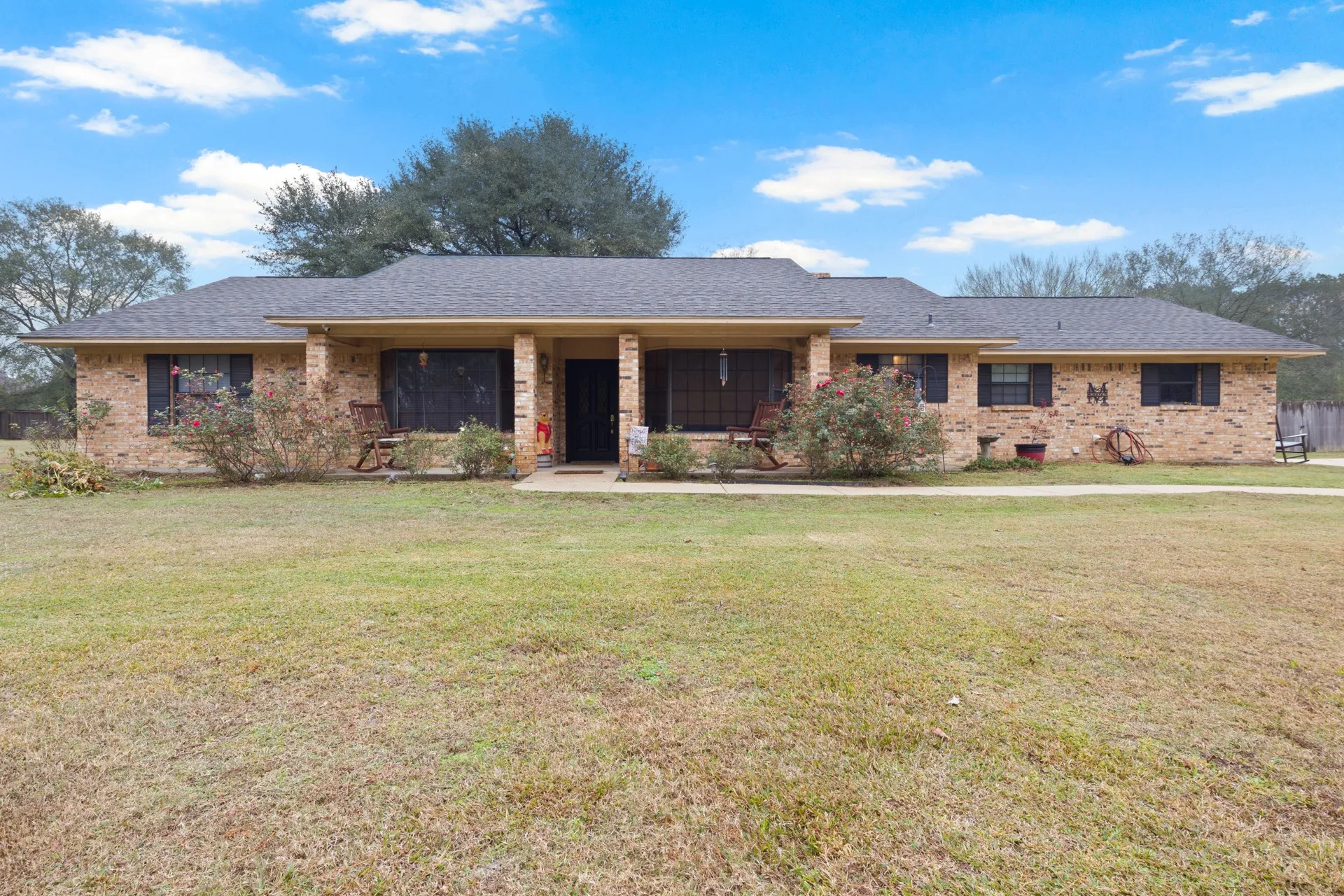 Single Family Residence For Sale in Camp County , 195 County Road 4164, Pittsburg, Texas 75686, 3 Bedroom, 2 Bathroom, 2 Garage spaces, 2,802 Sqft, built in 1980, mls#21133813, Real Estate Agent in Pittsburg, Homes For Sale in Camp county, Homes For Sale in Pittsburg, Realtor in Pittsburg Texas, Real Estate Brokerage Independent Realty Texas, Luminita Cordes Realtor