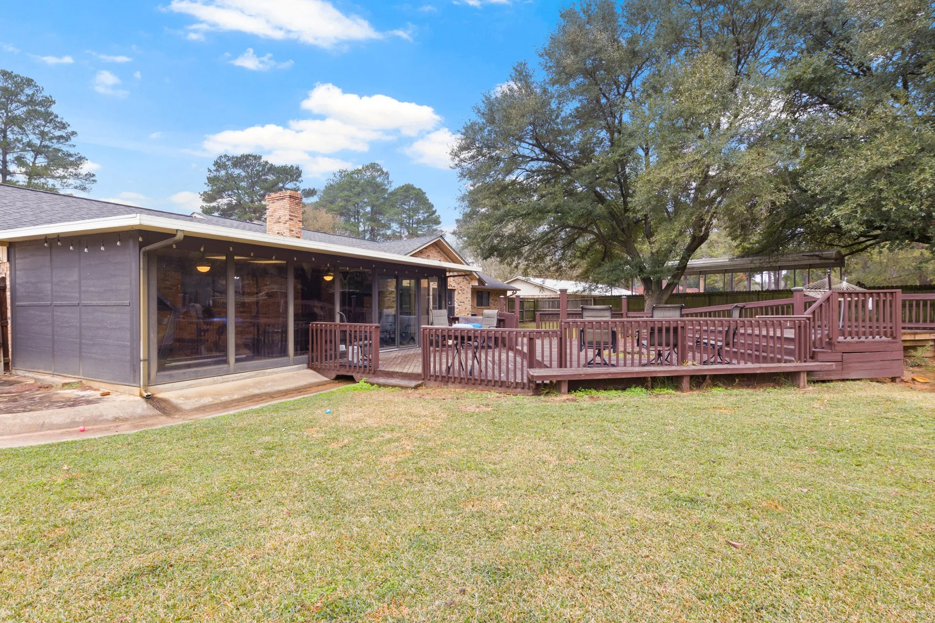 Single Family Residence For Sale in Camp County , 195 County Road 4164, Pittsburg, Texas 75686, 3 Bedroom, 2 Bathroom, 2 Garage spaces, 2,802 Sqft, built in 1980, mls#21133813, Real Estate Agent in Pittsburg, Homes For Sale in Camp county, Homes For Sale in Pittsburg, Realtor in Pittsburg Texas, Real Estate Brokerage Independent Realty Texas, Luminita Cordes Realtor