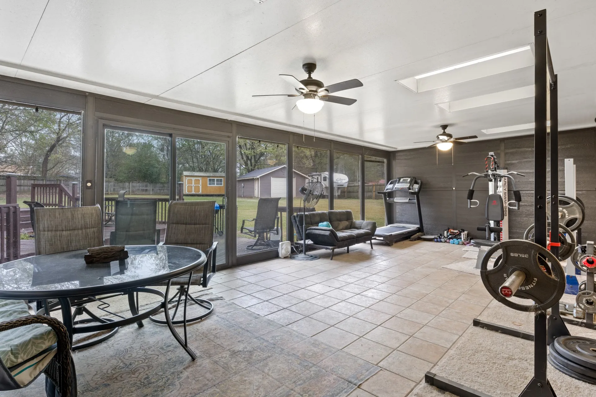 Single Family Residence For Sale in Camp County , 195 County Road 4164, Pittsburg, Texas 75686, 3 Bedroom, 2 Bathroom, 2 Garage spaces, 2,802 Sqft, built in 1980, mls#21133813, Real Estate Agent in Pittsburg, Homes For Sale in Camp county, Homes For Sale in Pittsburg, Realtor in Pittsburg Texas, Real Estate Brokerage Independent Realty Texas, Luminita Cordes Realtor
