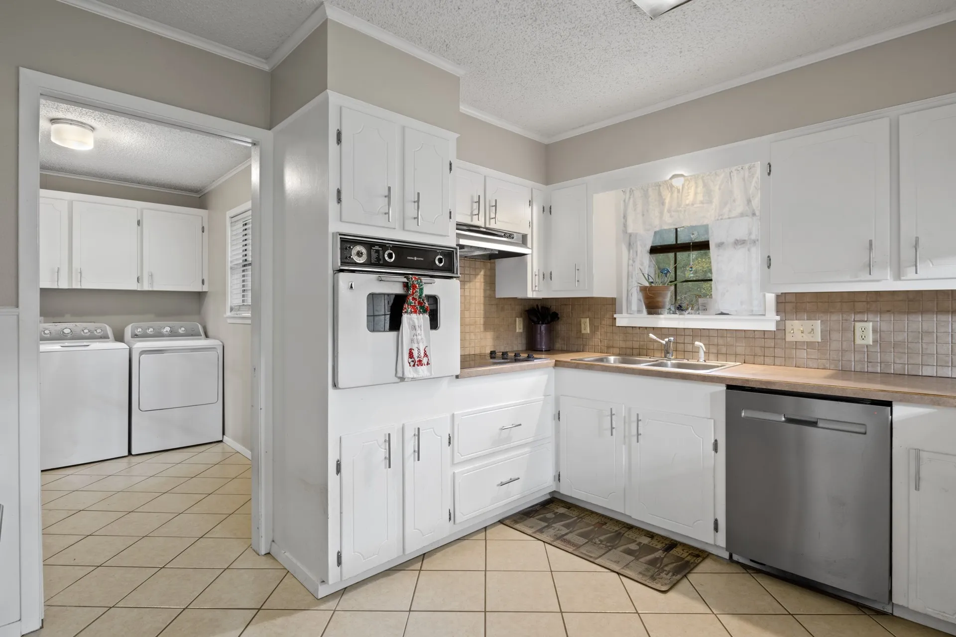 Single Family Residence For Sale in Camp County , 195 County Road 4164, Pittsburg, Texas 75686, 3 Bedroom, 2 Bathroom, 2 Garage spaces, 2,802 Sqft, built in 1980, mls#21133813, Real Estate Agent in Pittsburg, Homes For Sale in Camp county, Homes For Sale in Pittsburg, Realtor in Pittsburg Texas, Real Estate Brokerage Independent Realty Texas, Luminita Cordes Realtor