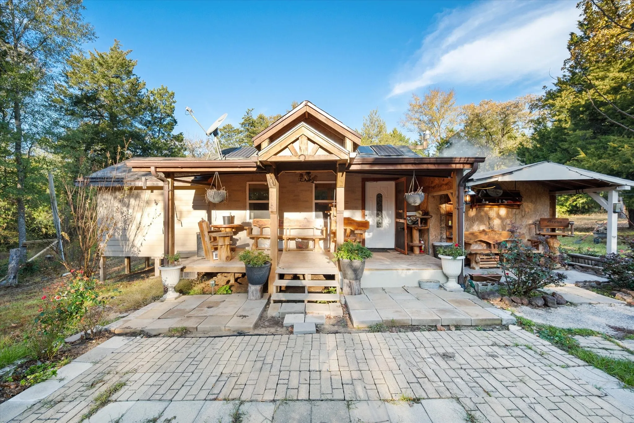 Single Family Residence For Sale in Freestone County , 734 Interstate Hwy 45 S, Teague, Texas 75860, 1 Bedroom, 1 Bathroom, Garage spaces, 600 Sqft, built in 2023, Preowned, Price $99,900, mls#21133215, Real Estate Agent in Teague, Homes For Sale in Freestone county, Homes For Sale in Teague, Realtor in Teague Texas, Real Estate Brokerage Independent Realty Texas, Luminita Cordes Realtor