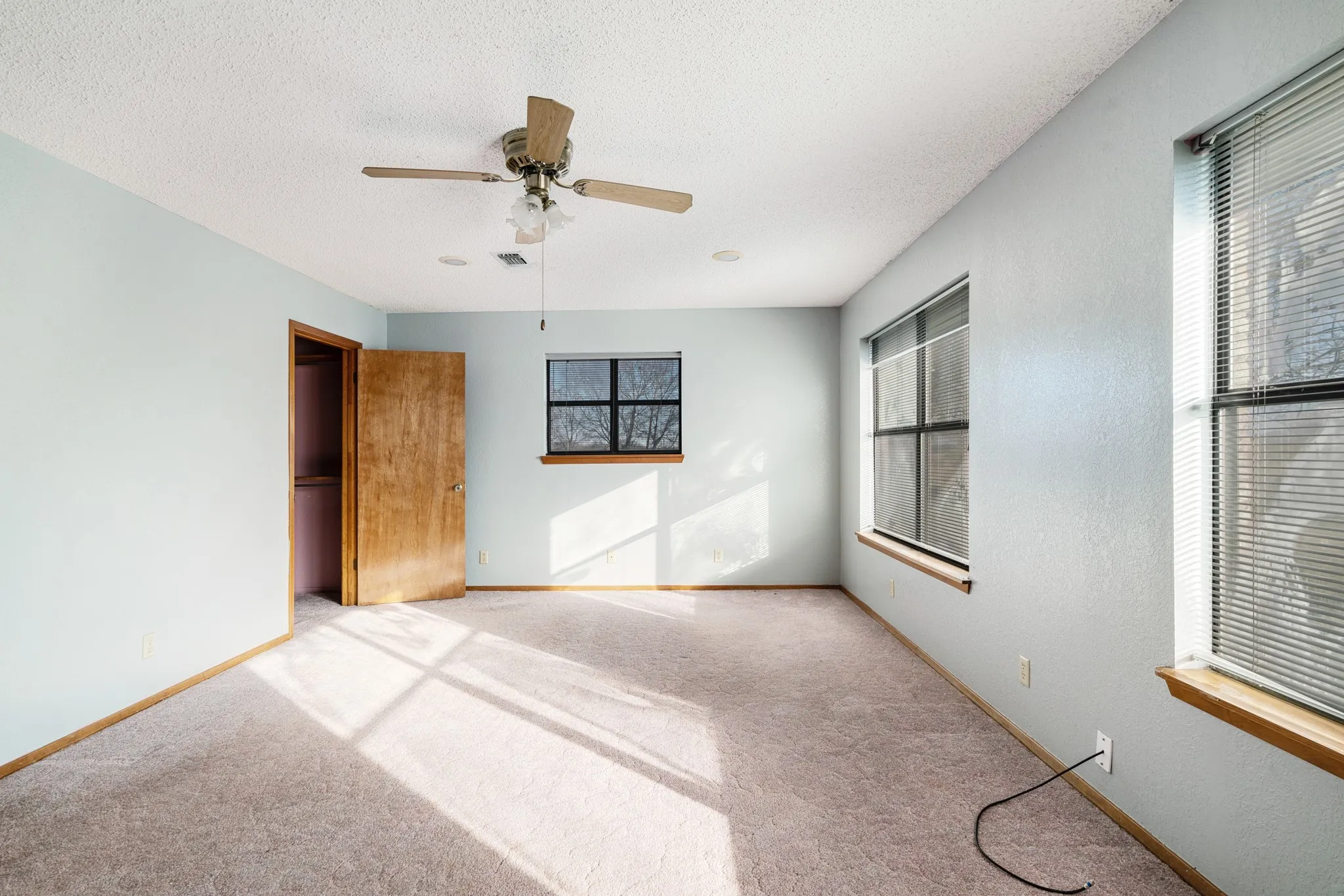 Single Family Residence For Sale in Lamar County , 109 PRIVATE RD 24980, Brookston, Texas 75421, 1 Bedroom, 2 Bathroom, Garage spaces, 1,440 Sqft, built in 1993, mls#21133867, Real Estate Agent in Brookston, Homes For Sale in Lamar county, Homes For Sale in Brookston, Realtor in Brookston Texas, Real Estate Brokerage Independent Realty Texas, Luminita Cordes Realtor