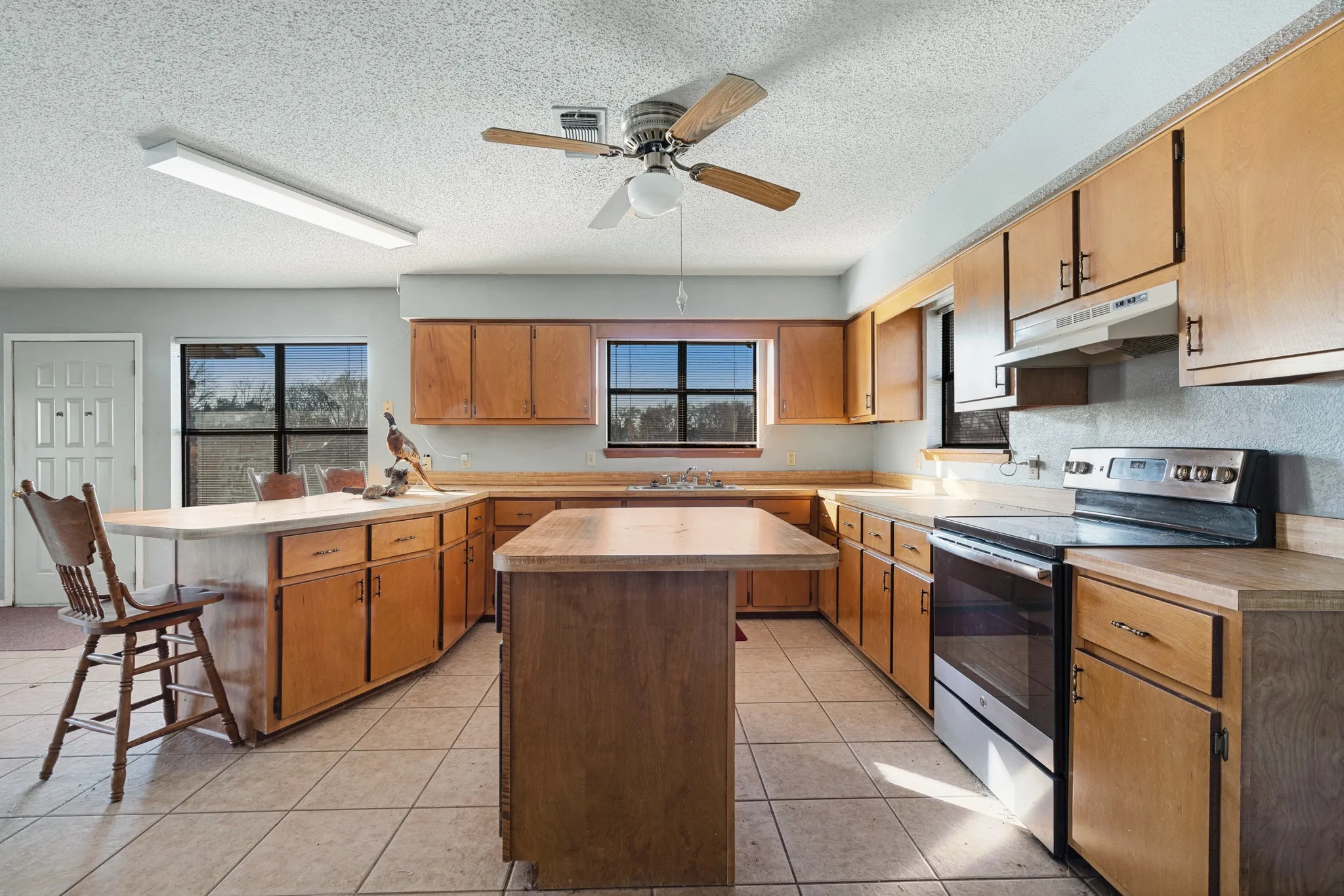 Single Family Residence For Sale in Lamar County , 109 PRIVATE RD 24980, Brookston, Texas 75421, 1 Bedroom, 2 Bathroom, Garage spaces, 1,440 Sqft, built in 1993, mls#21133867, Real Estate Agent in Brookston, Homes For Sale in Lamar county, Homes For Sale in Brookston, Realtor in Brookston Texas, Real Estate Brokerage Independent Realty Texas, Luminita Cordes Realtor