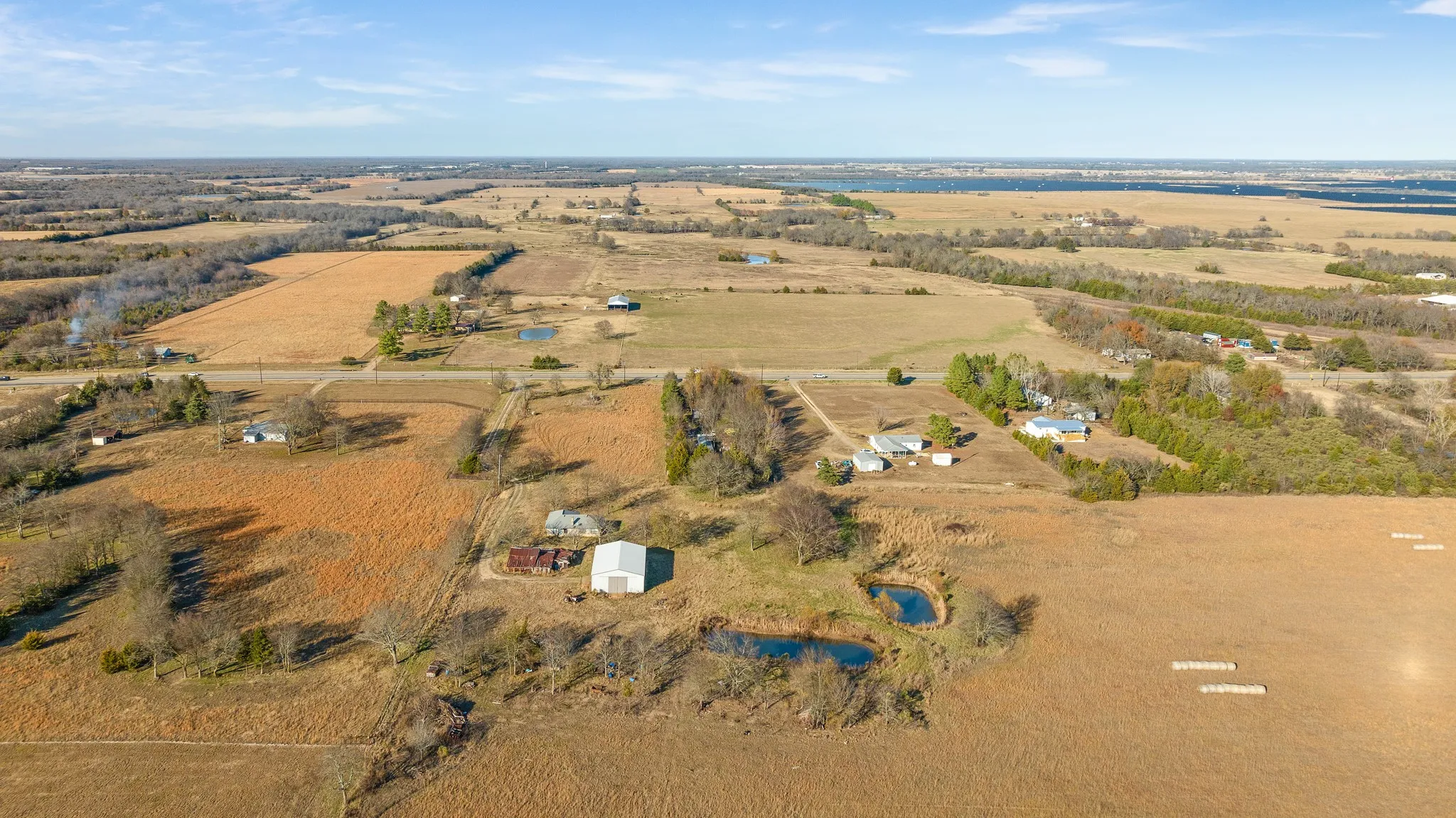 Single Family Residence For Sale in Lamar County , 109 PRIVATE RD 24980, Brookston, Texas 75421, 1 Bedroom, 2 Bathroom, Garage spaces, 1,440 Sqft, built in 1993, mls#21133867, Real Estate Agent in Brookston, Homes For Sale in Lamar county, Homes For Sale in Brookston, Realtor in Brookston Texas, Real Estate Brokerage Independent Realty Texas, Luminita Cordes Realtor