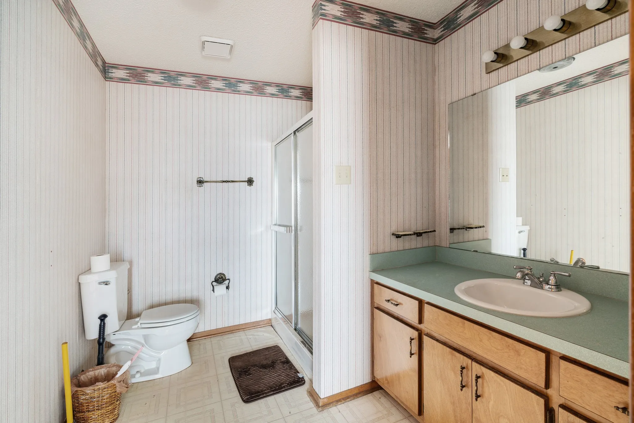 Single Family Residence For Sale in Lamar County , 109 PRIVATE RD 24980, Brookston, Texas 75421, 1 Bedroom, 2 Bathroom, Garage spaces, 1,440 Sqft, built in 1993, mls#21133867, Real Estate Agent in Brookston, Homes For Sale in Lamar county, Homes For Sale in Brookston, Realtor in Brookston Texas, Real Estate Brokerage Independent Realty Texas, Luminita Cordes Realtor