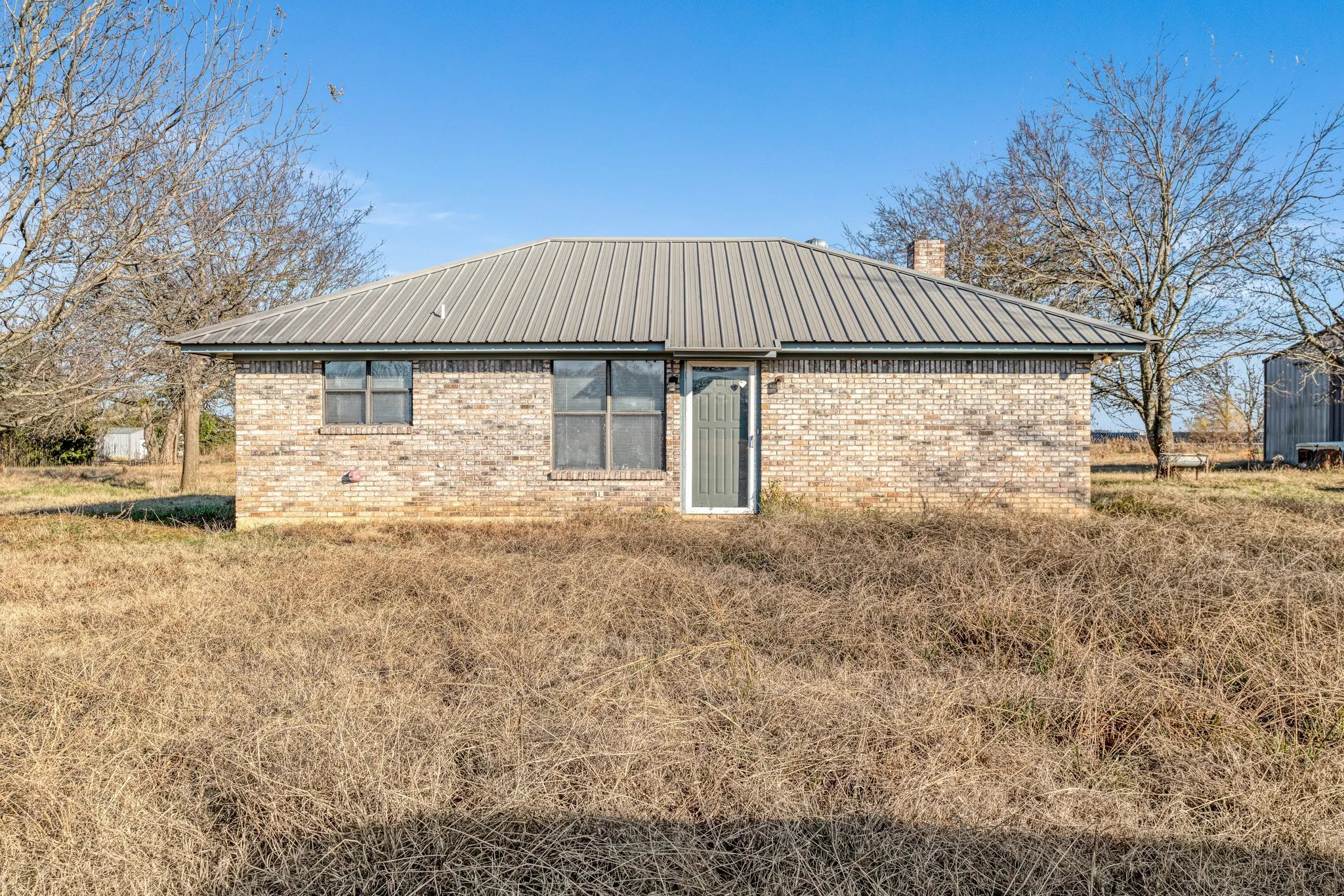 Single Family Residence For Sale in Lamar County , 109 PRIVATE RD 24980, Brookston, Texas 75421, 1 Bedroom, 2 Bathroom, Garage spaces, 1,440 Sqft, built in 1993, mls#21133867, Real Estate Agent in Brookston, Homes For Sale in Lamar county, Homes For Sale in Brookston, Realtor in Brookston Texas, Real Estate Brokerage Independent Realty Texas, Luminita Cordes Realtor